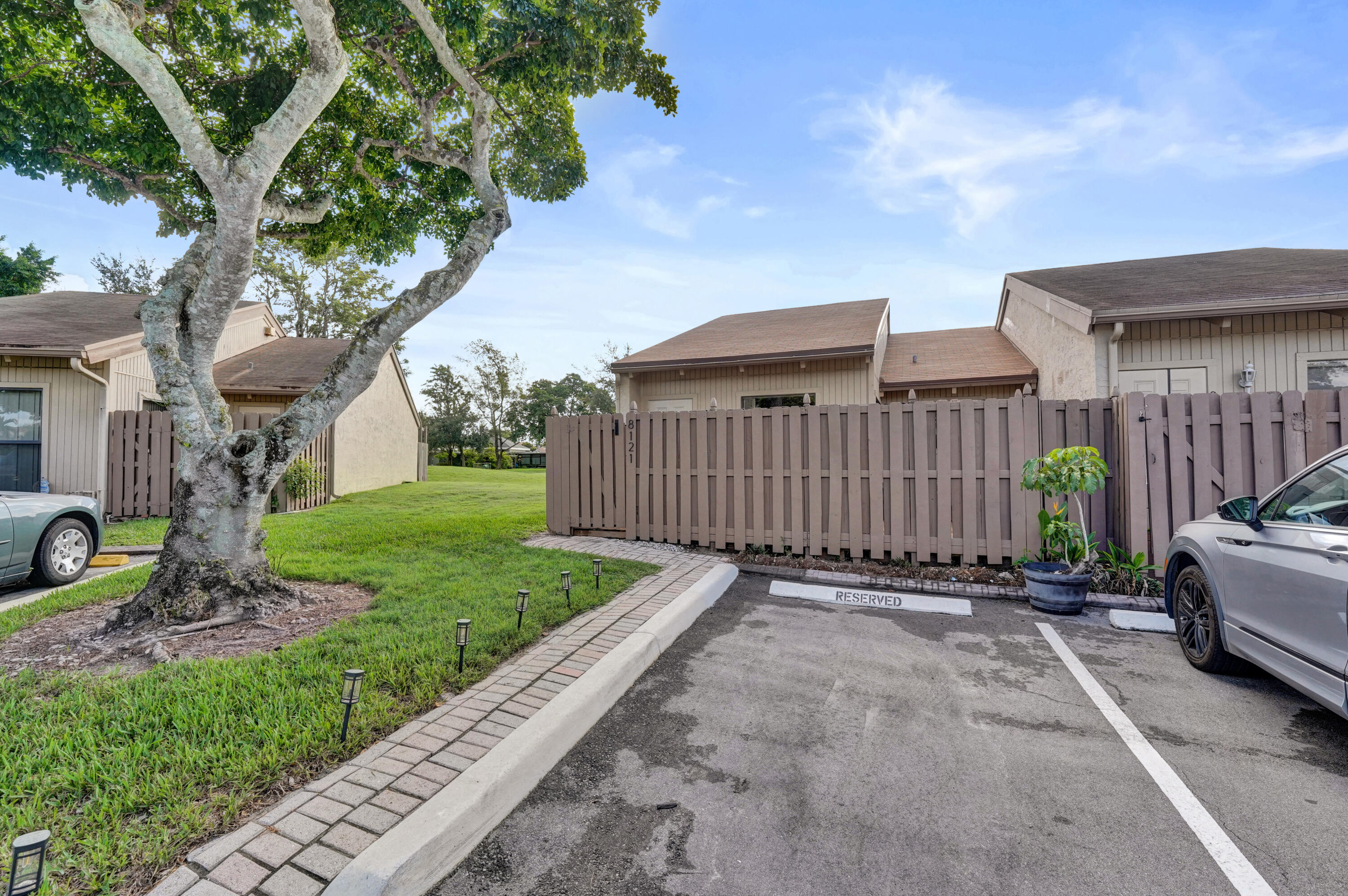 B26062610 Property Photo 2