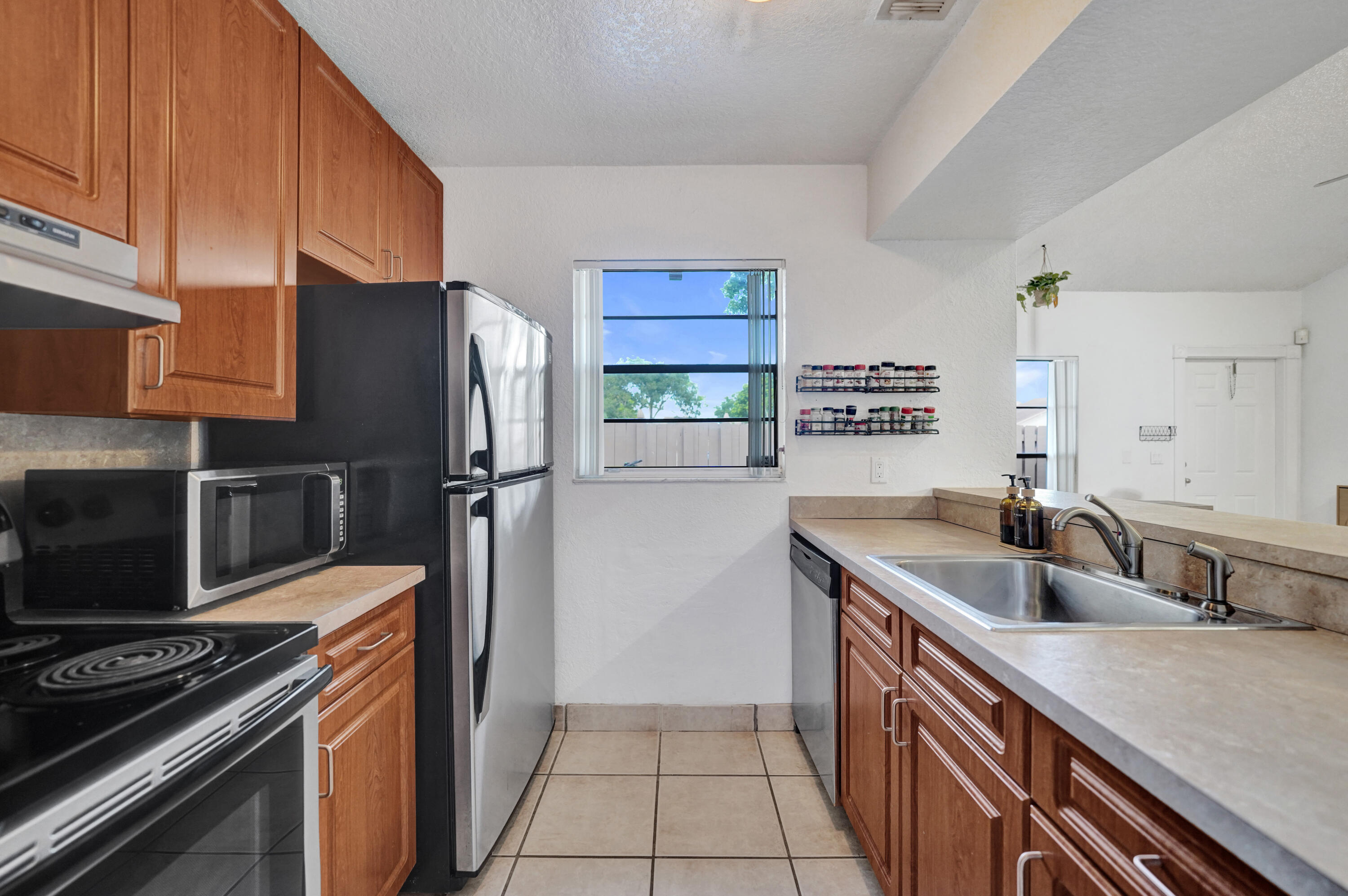 B26062610 Property Photo 12
