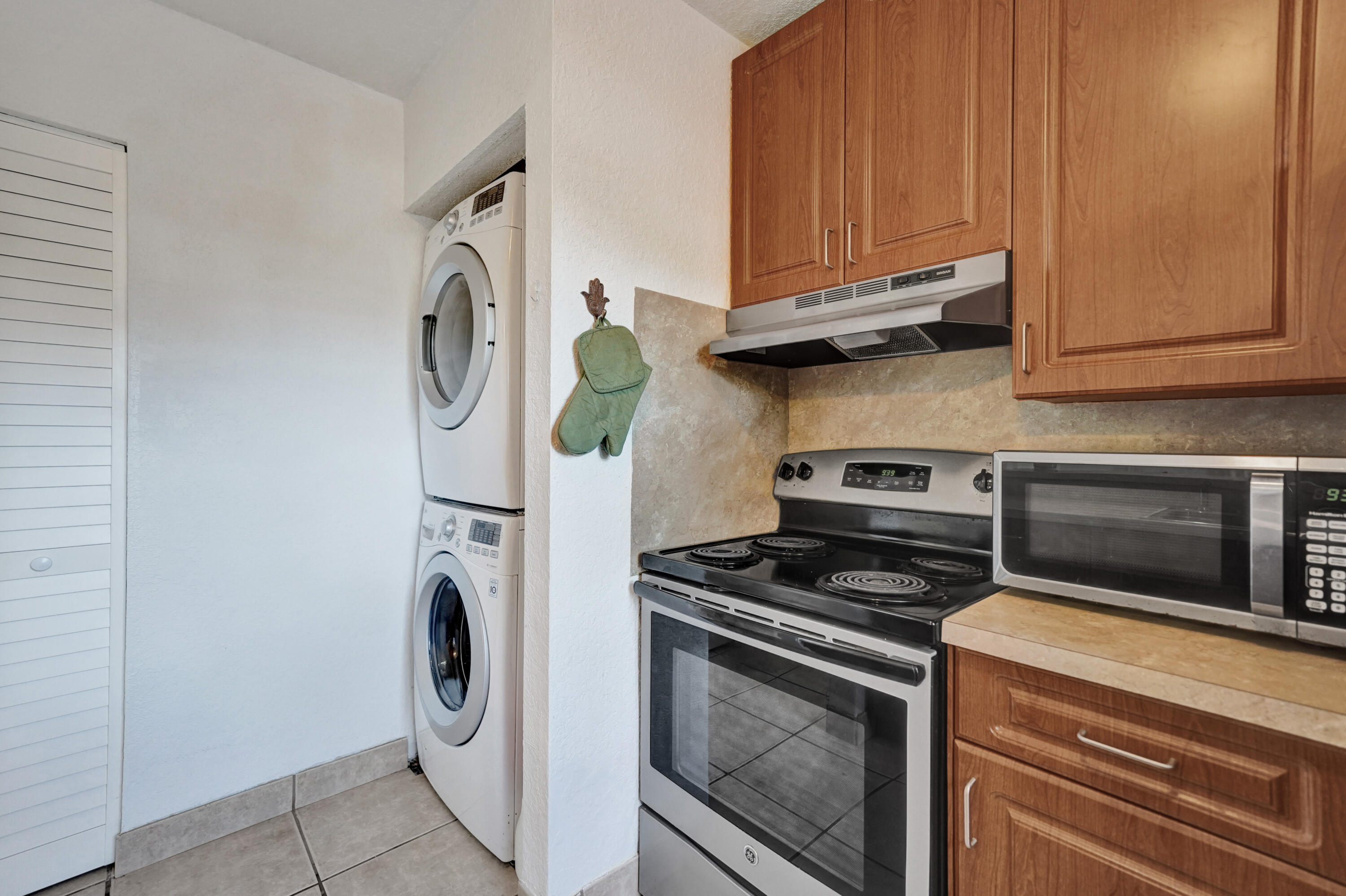 B26062610 Property Photo 14