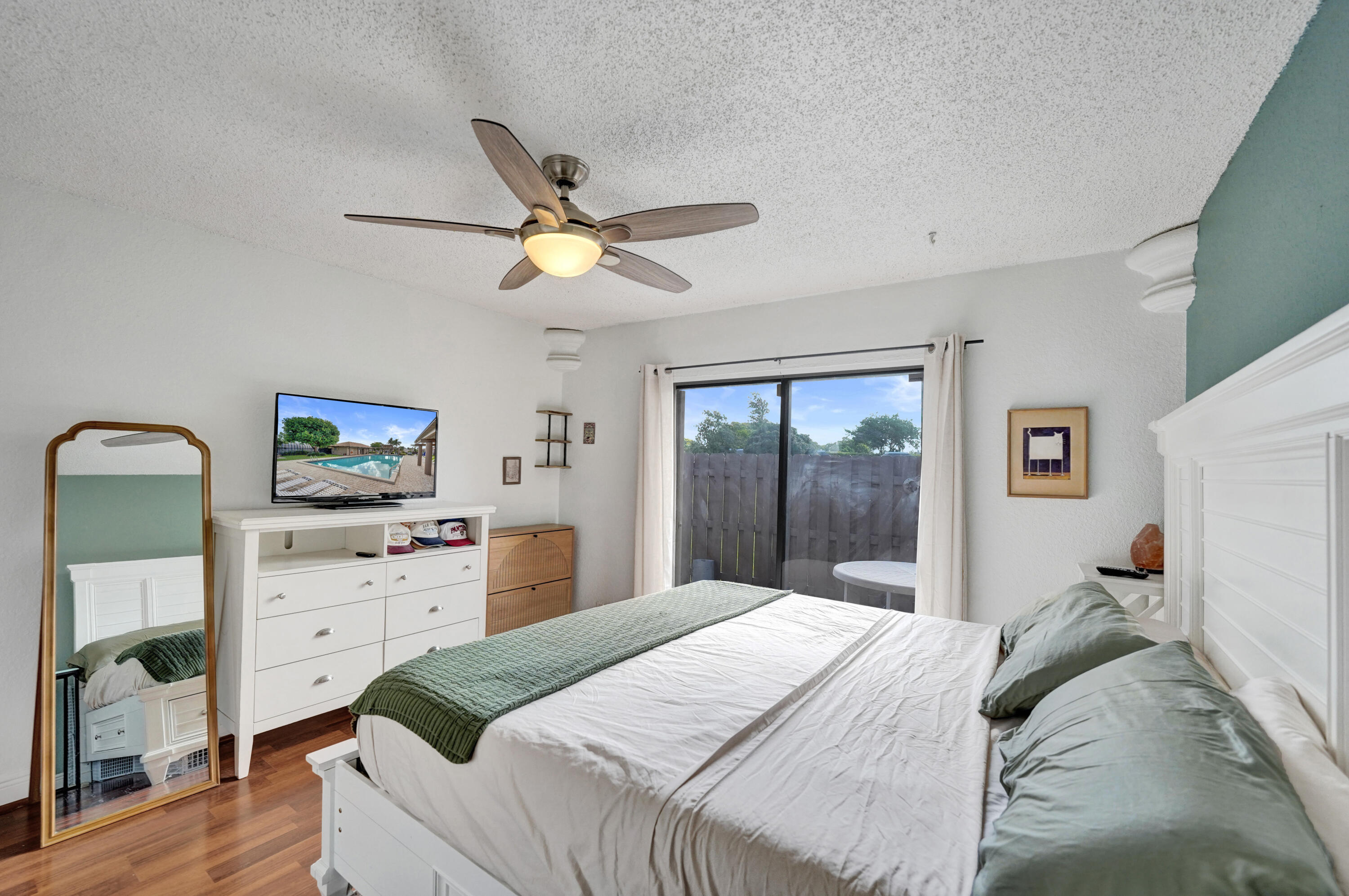 B26062610 Property Photo 16