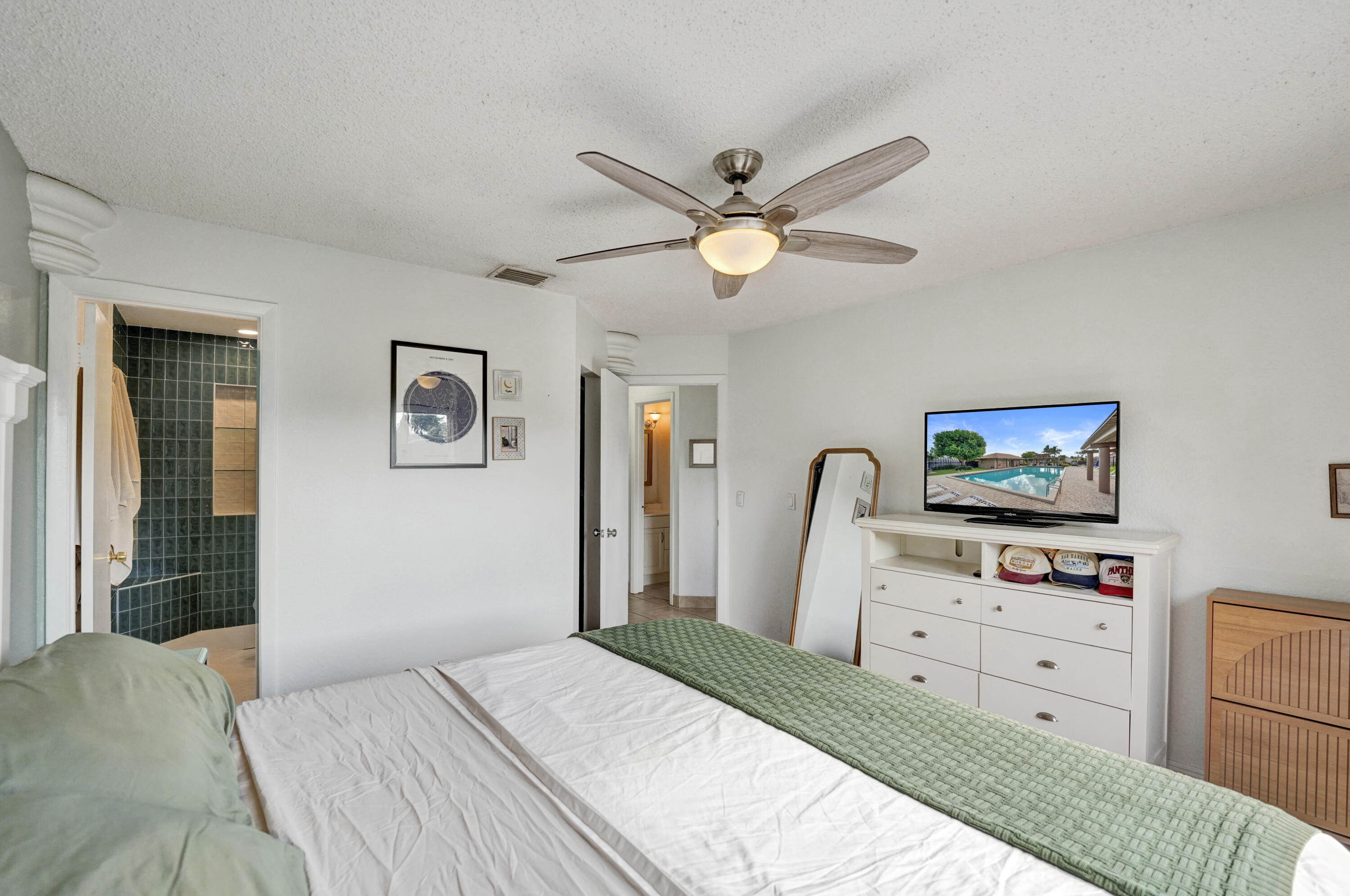 B26062610 Property Photo 17