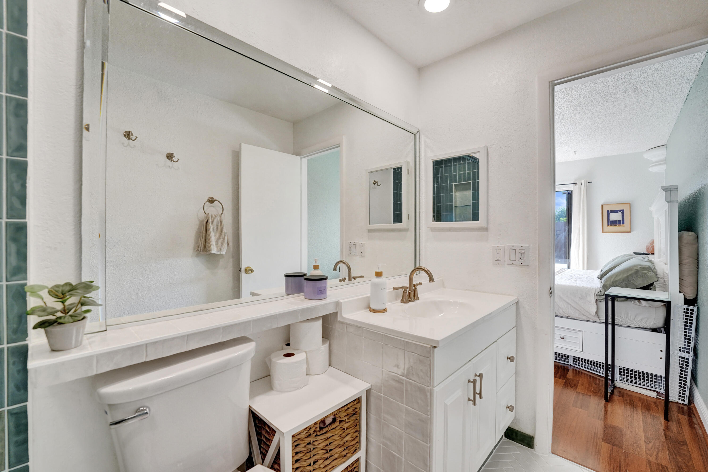 B26062610 Property Photo 20