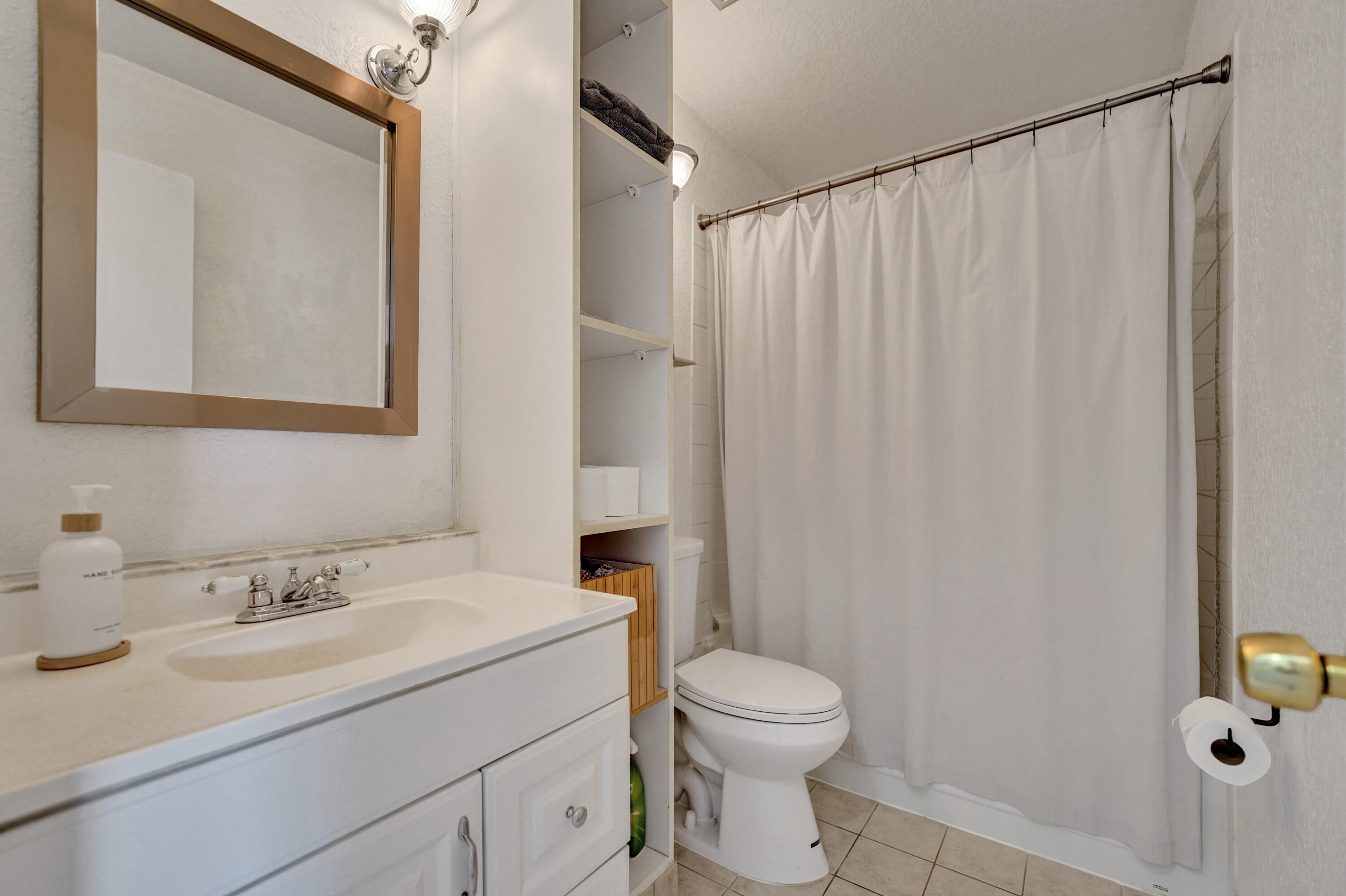 B26062610 Property Photo 22