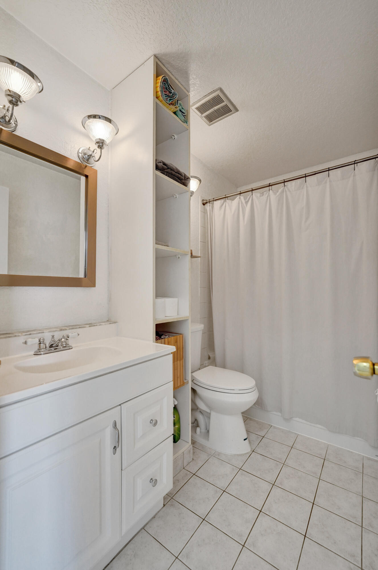 B26062610 Property Photo 43