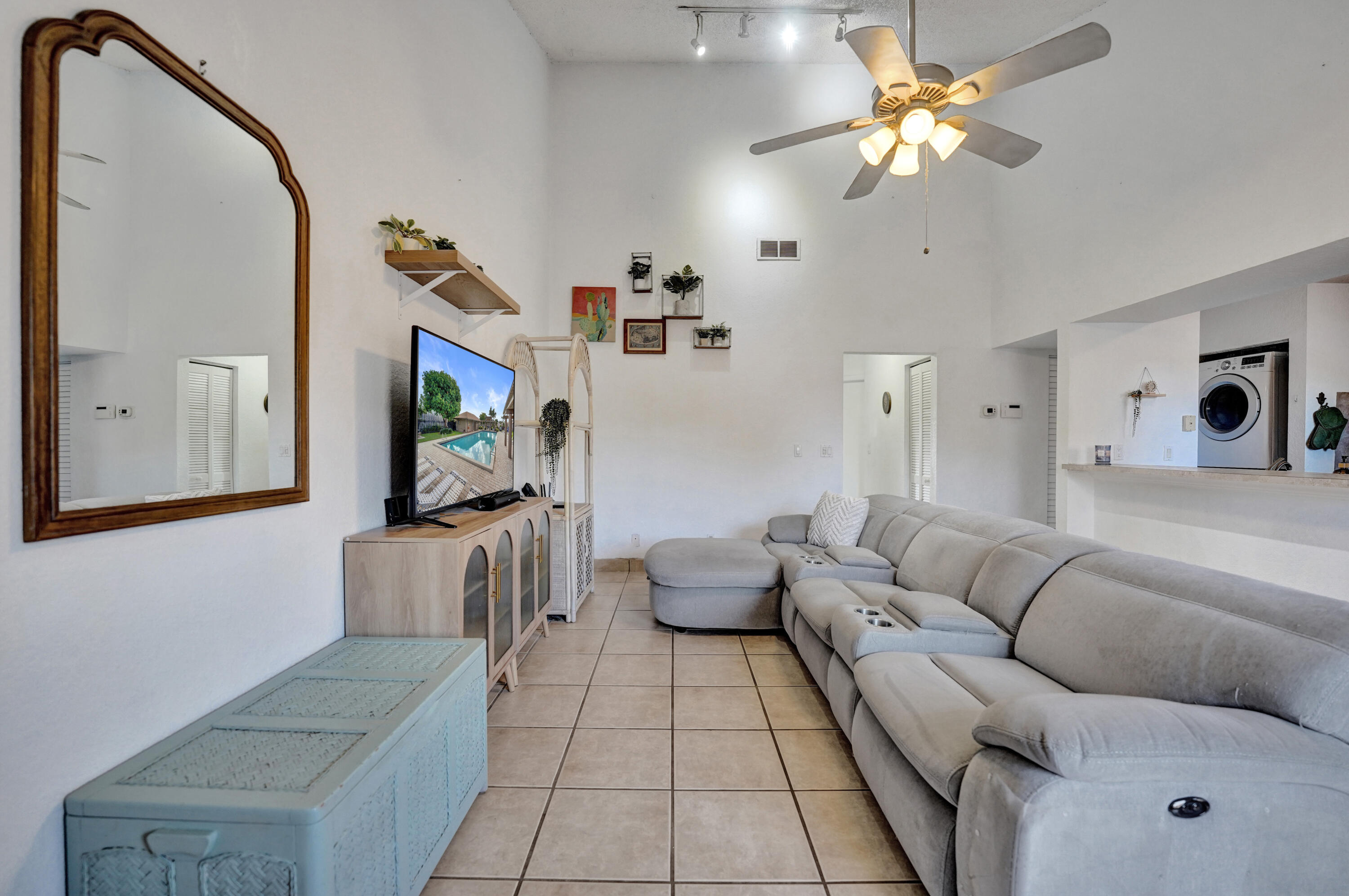 B26062610 Property Photo 44