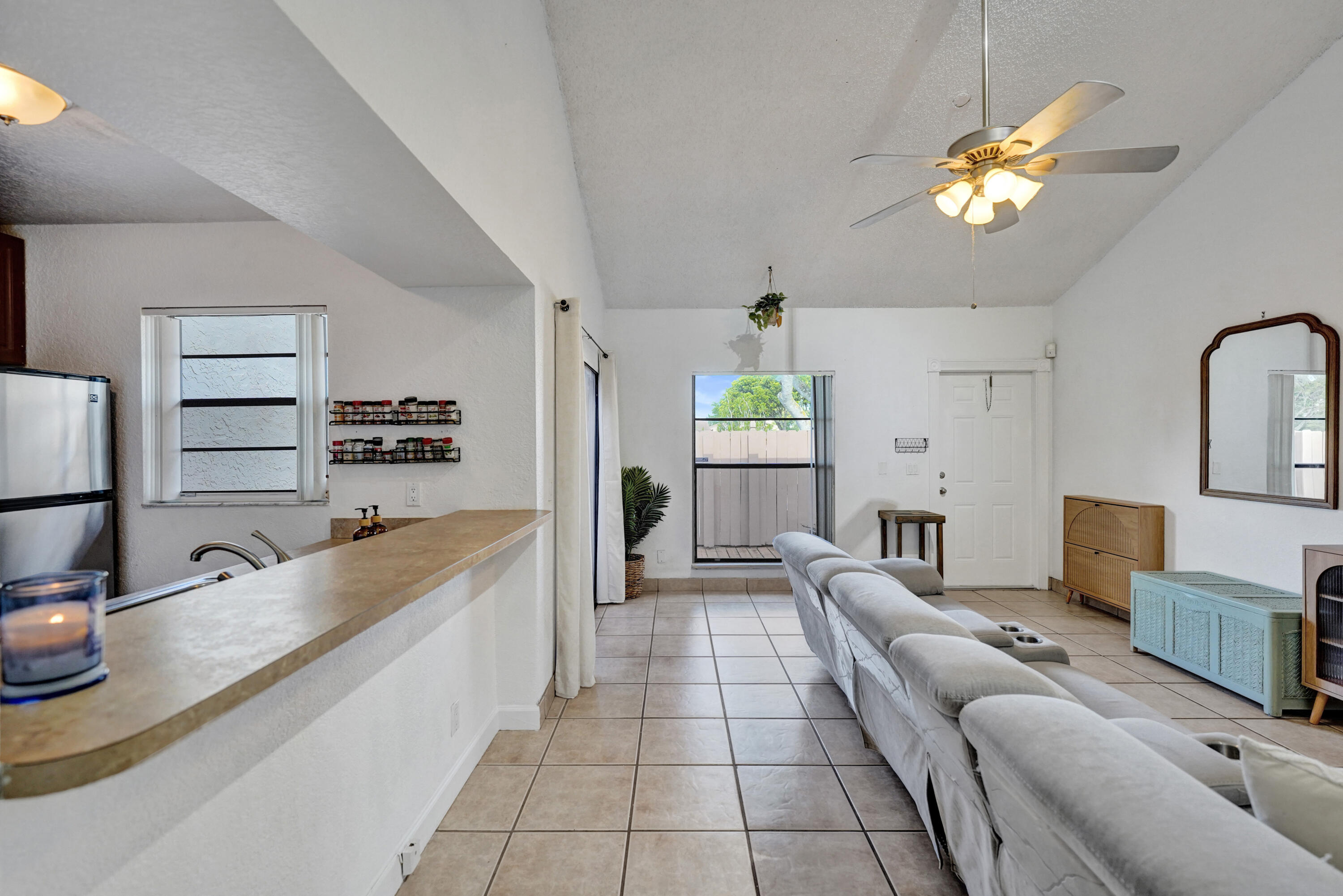 B26062610 Property Photo 46