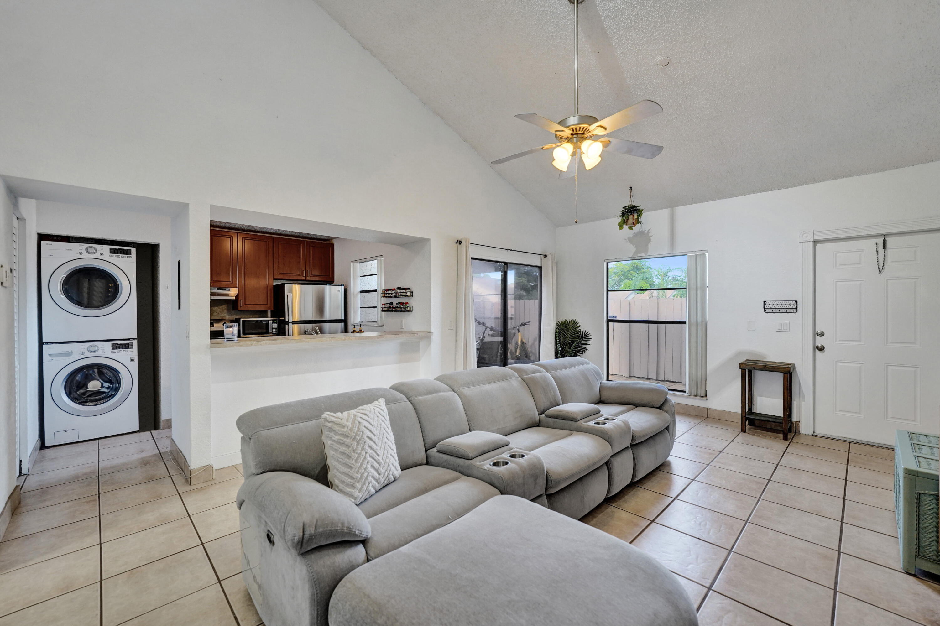B26062610 Property Photo 47