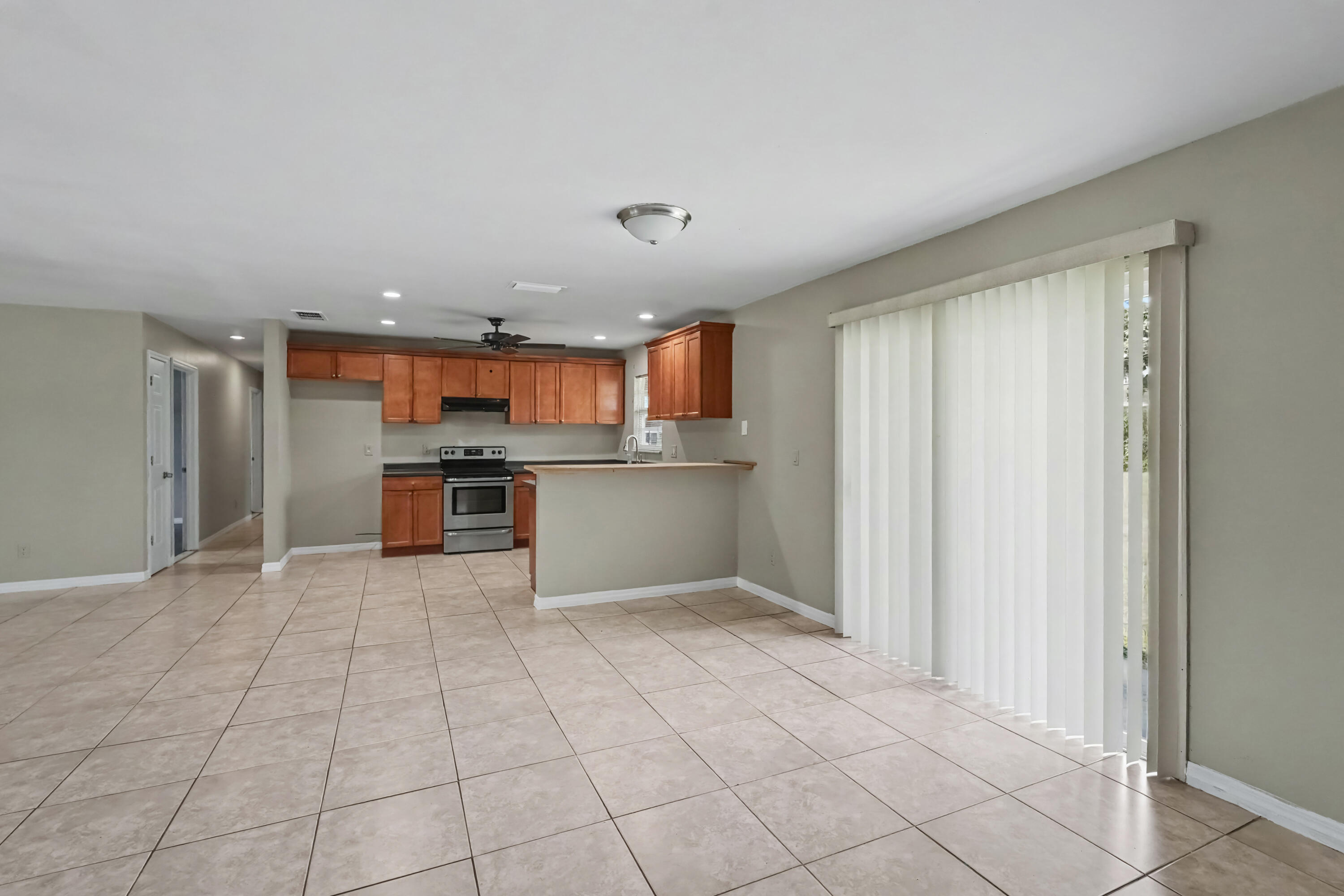 502 Ne Solida Circle Property Photo 8