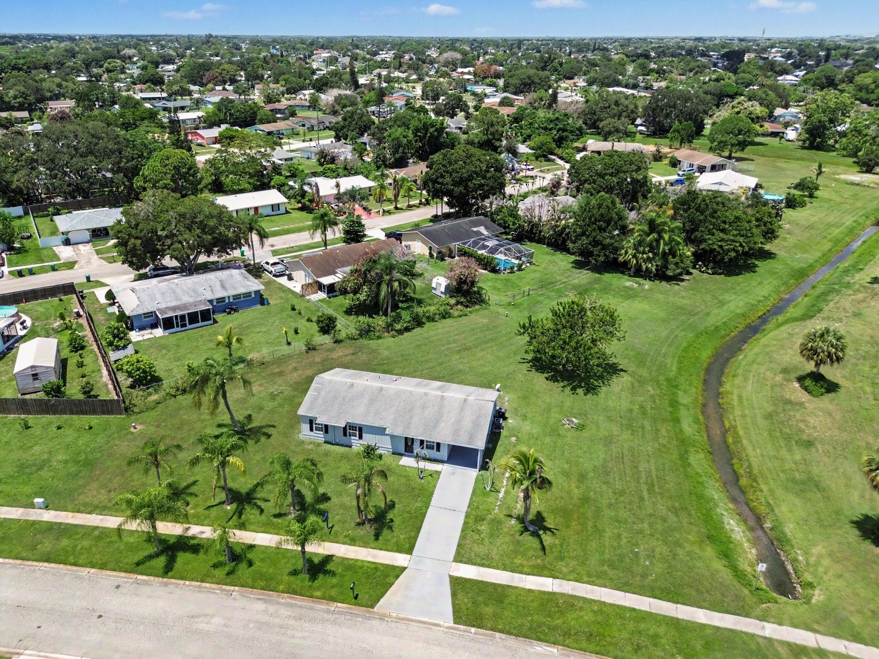 502 Ne Solida Circle Property Photo 40