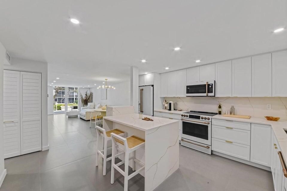 765 Jeffery Street 101 Property Photo 1