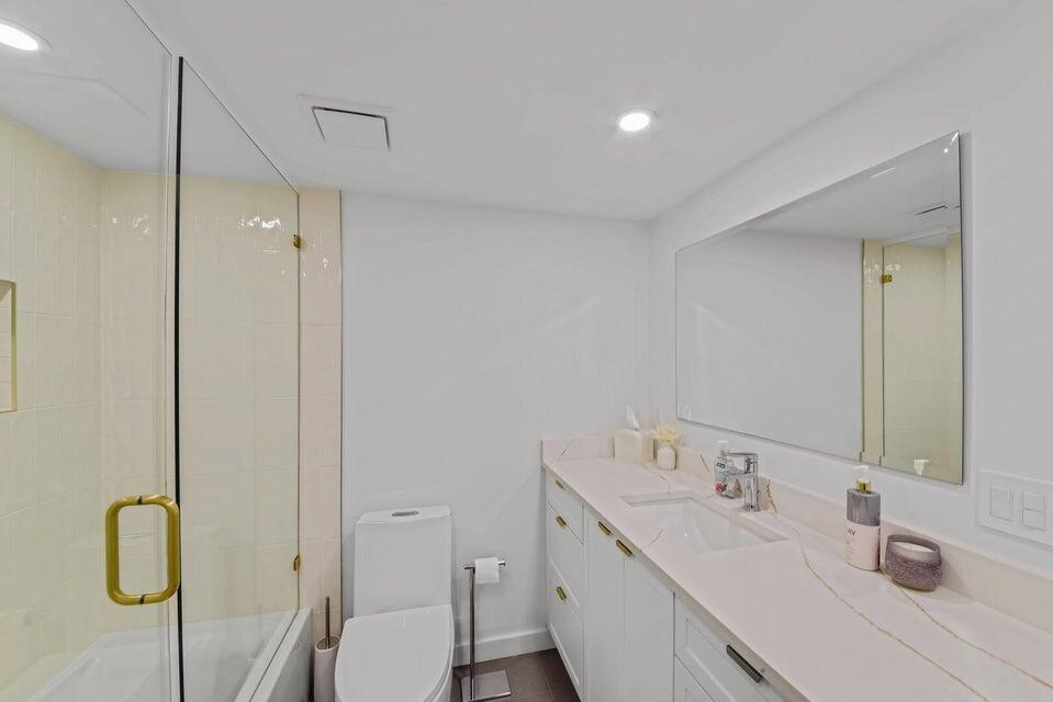 765 Jeffery Street 101 Property Photo 17