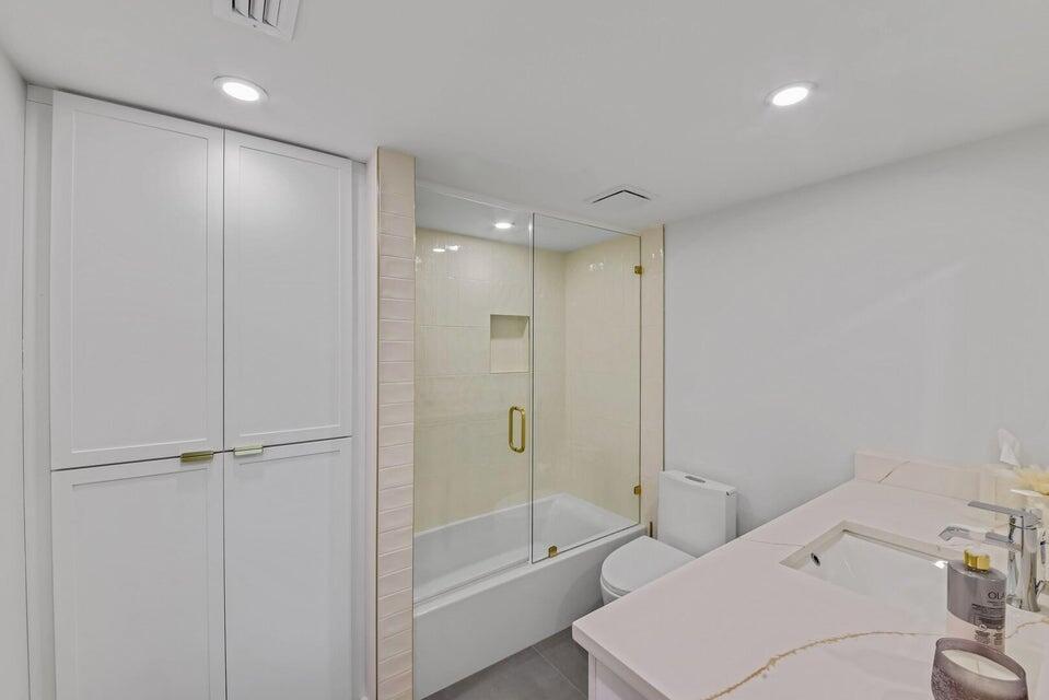 765 Jeffery Street 101 Property Photo 18