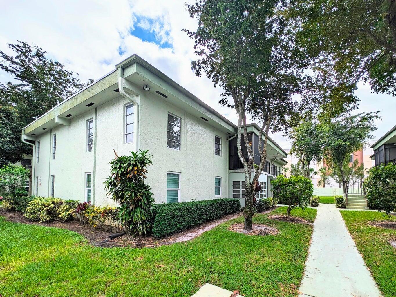 7515 S Oriole Boulevard 203 Property Photo 1