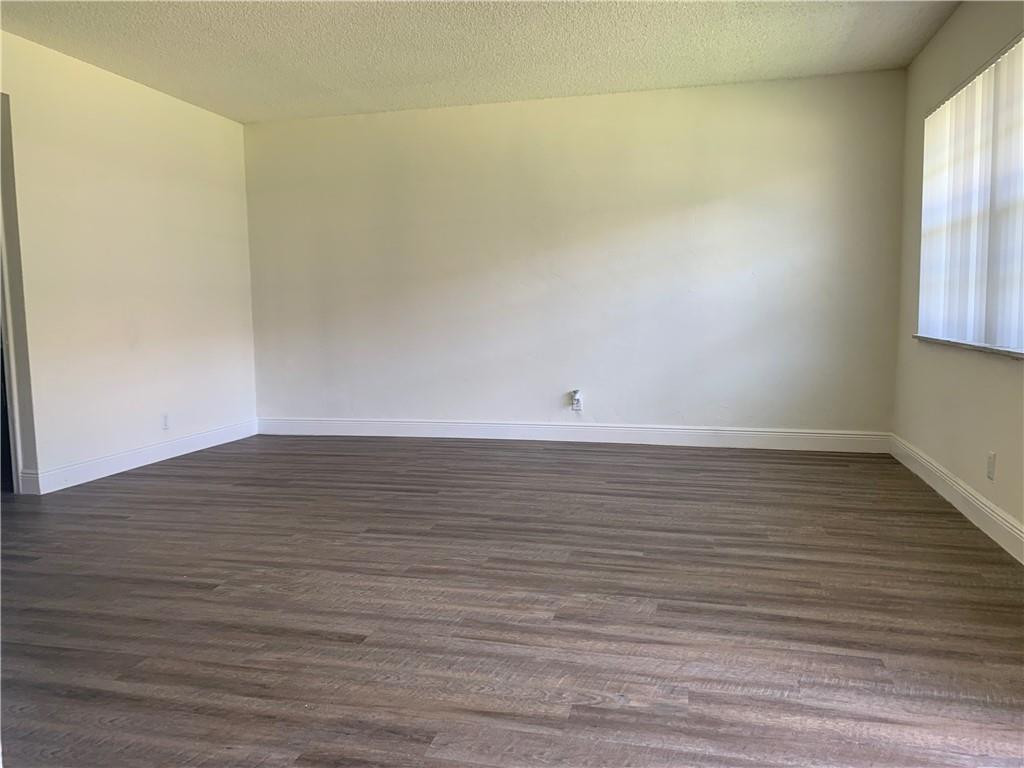 401 Nw 34 Street 86-105 Property Photo 4