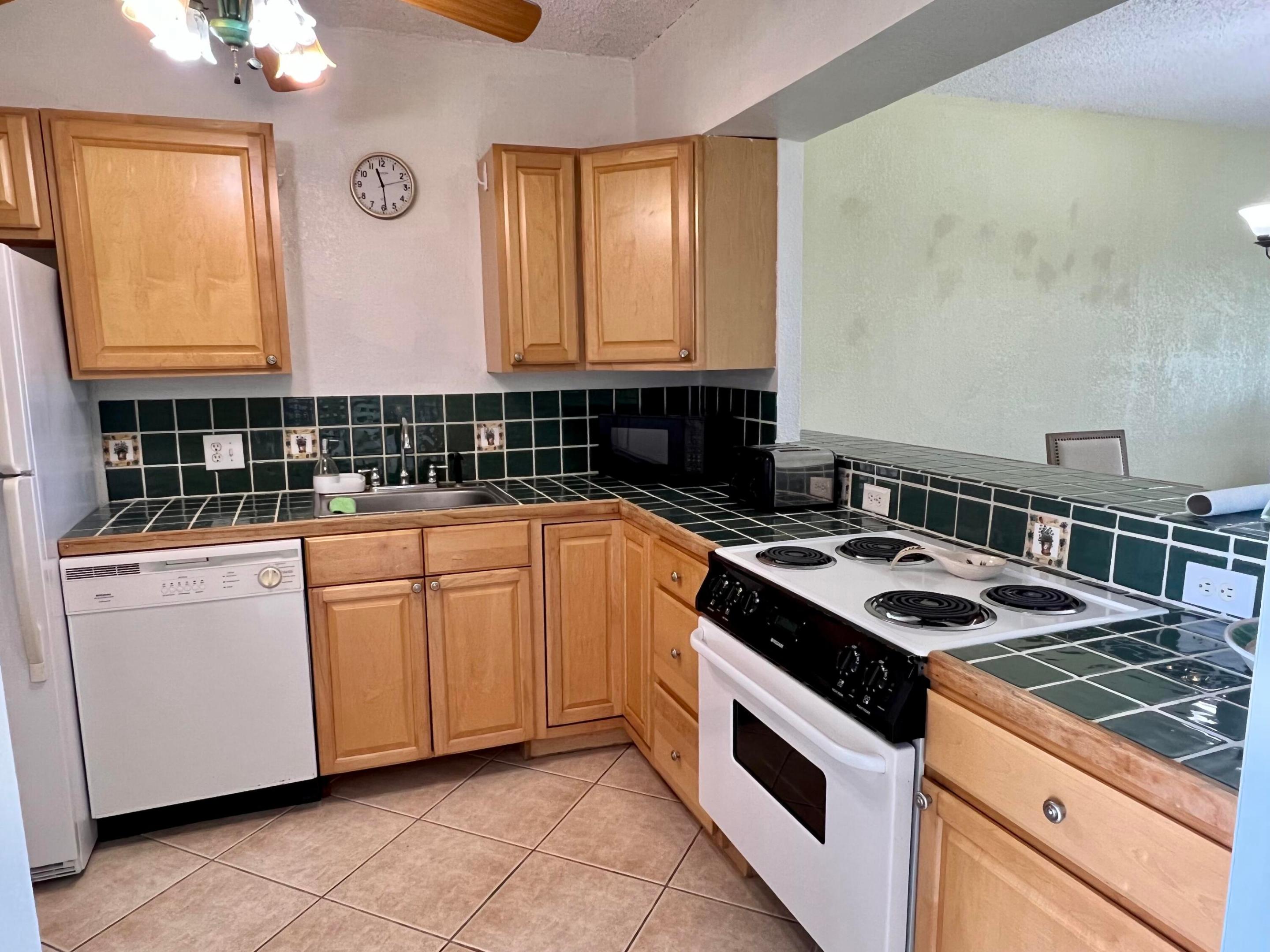 3000 N Palm Aire Drive 603 Property Photo 10