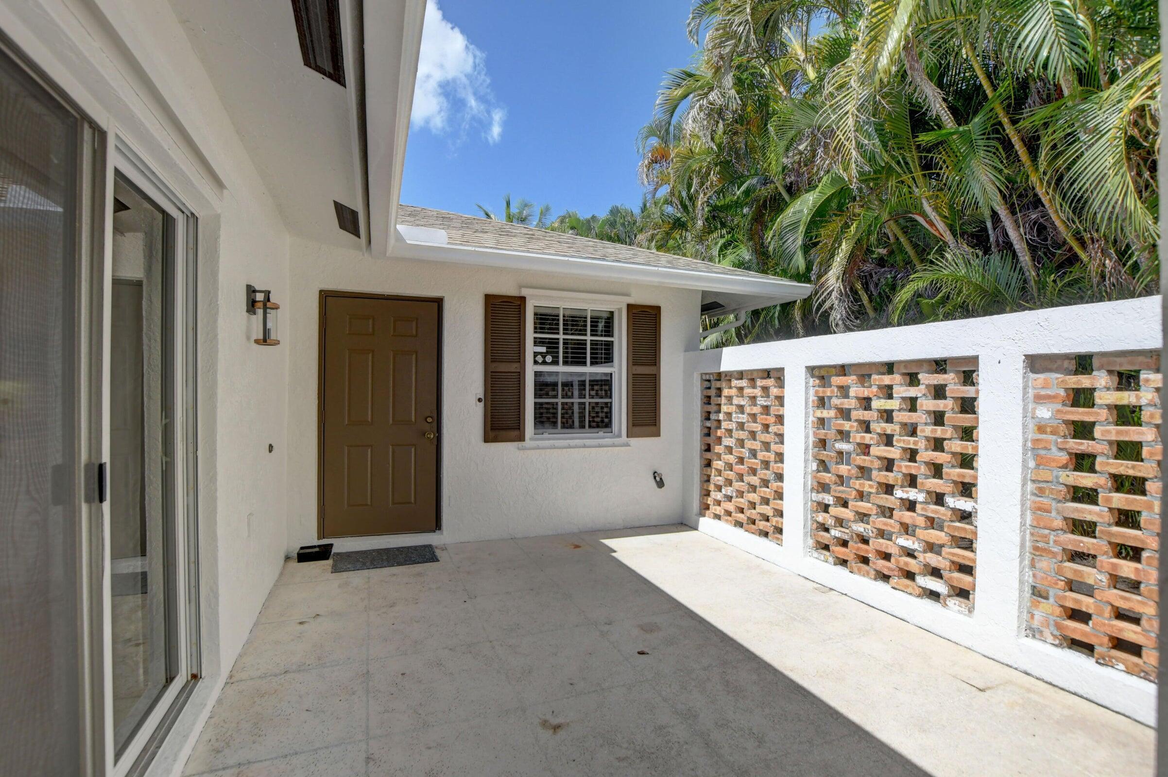 2177 Se 1st Street A Property Photo 6