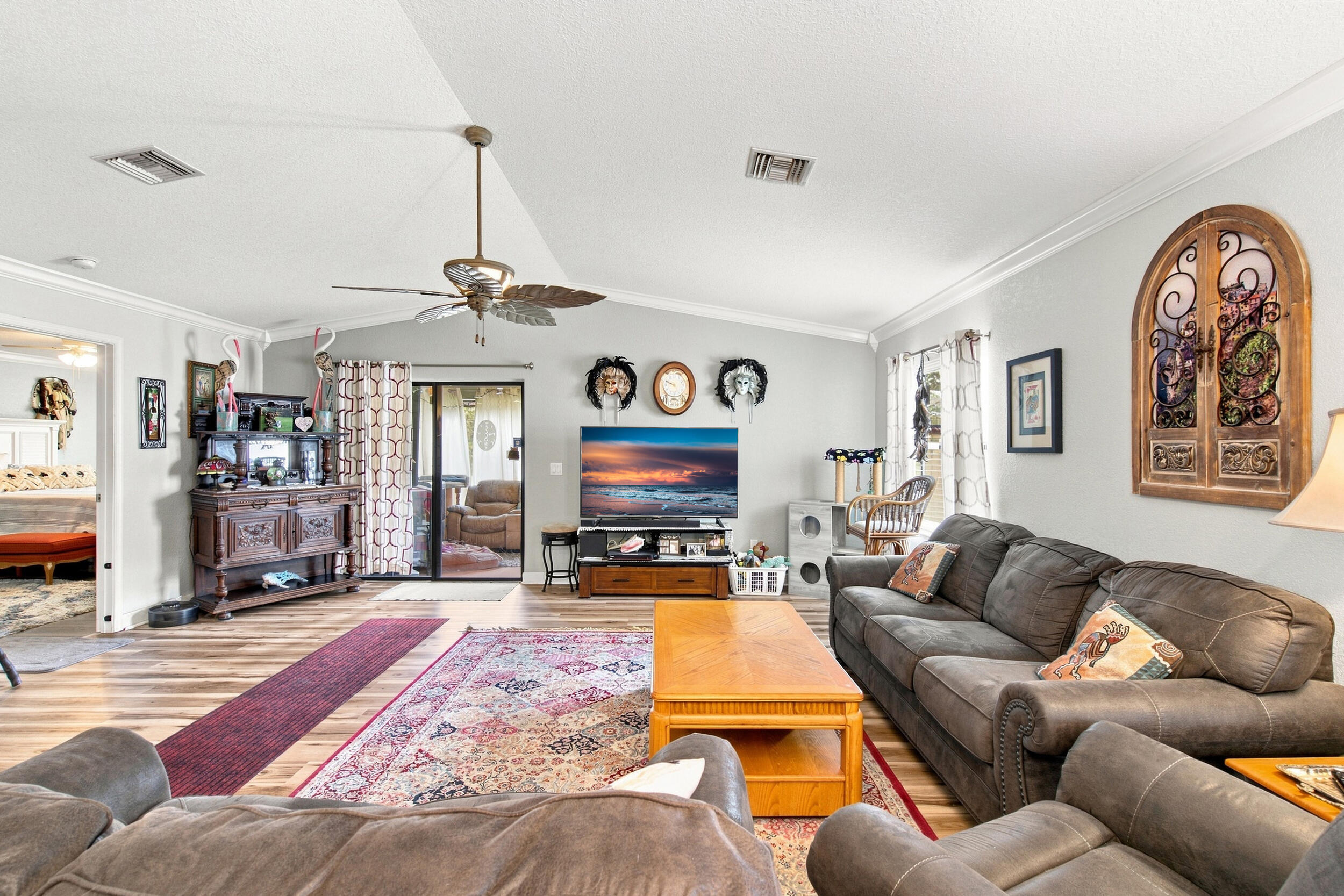 82 Mediterranean Boulevard E Property Photo 15