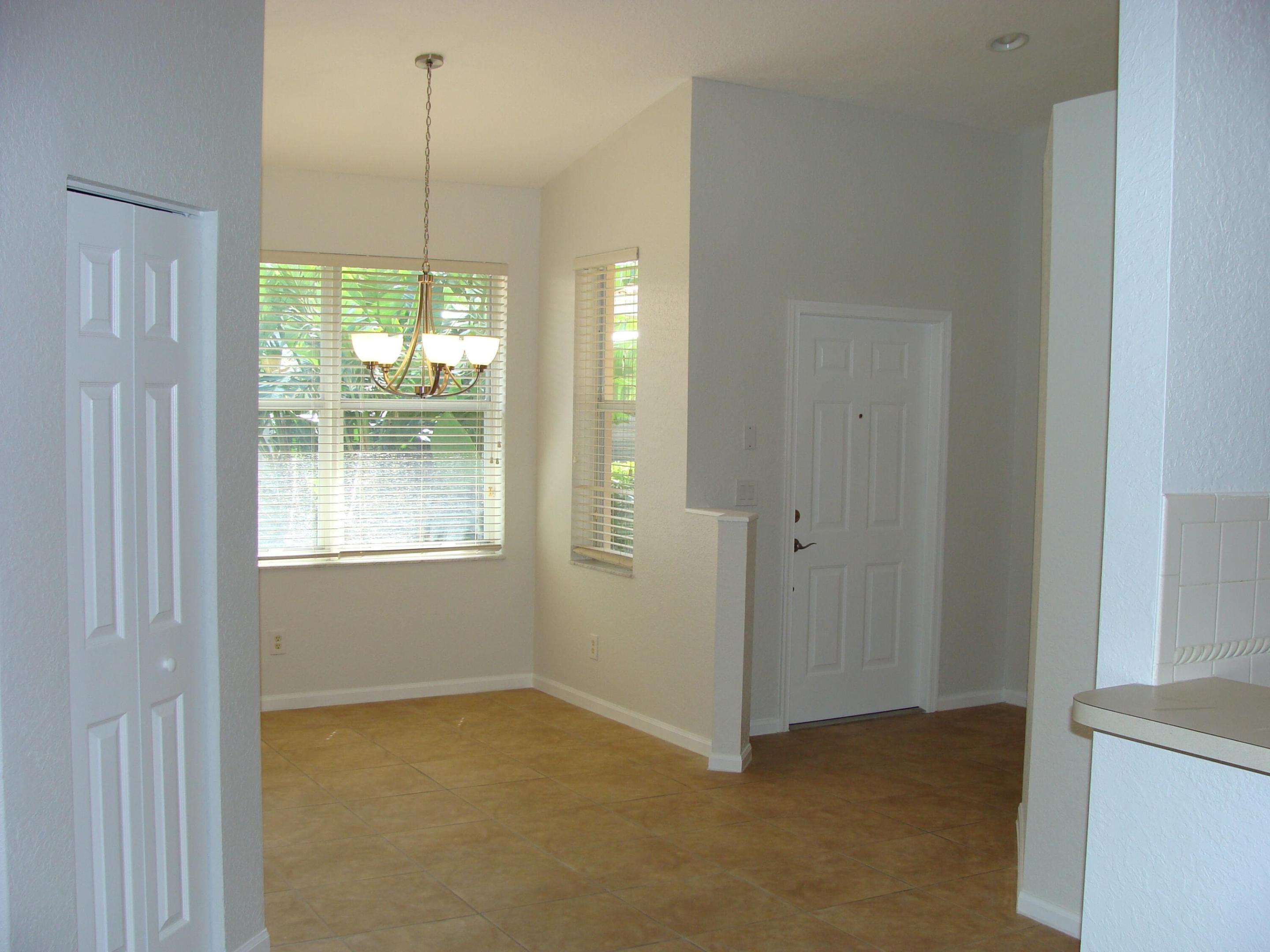 369 W Coral Trace Circle Property Photo 4