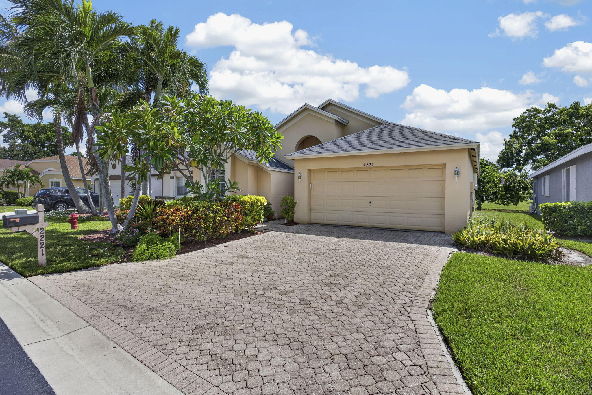 2221 Soundings Court Property Photo 1