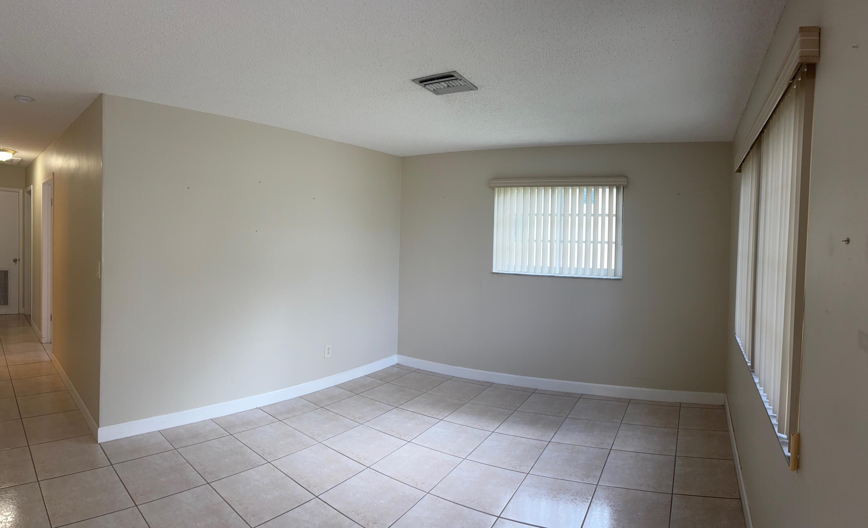 1117 Ne 23rd Street Property Photo 3