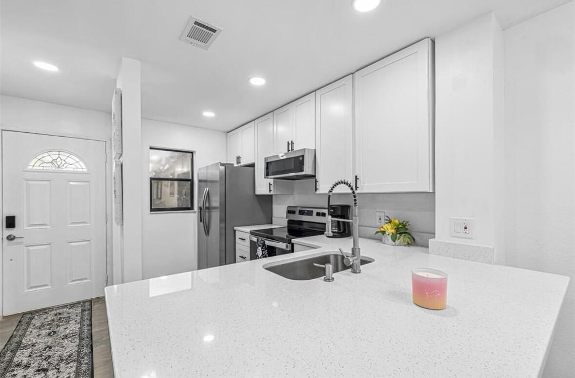 4225 N Highway A1a 17 Property Photo 12