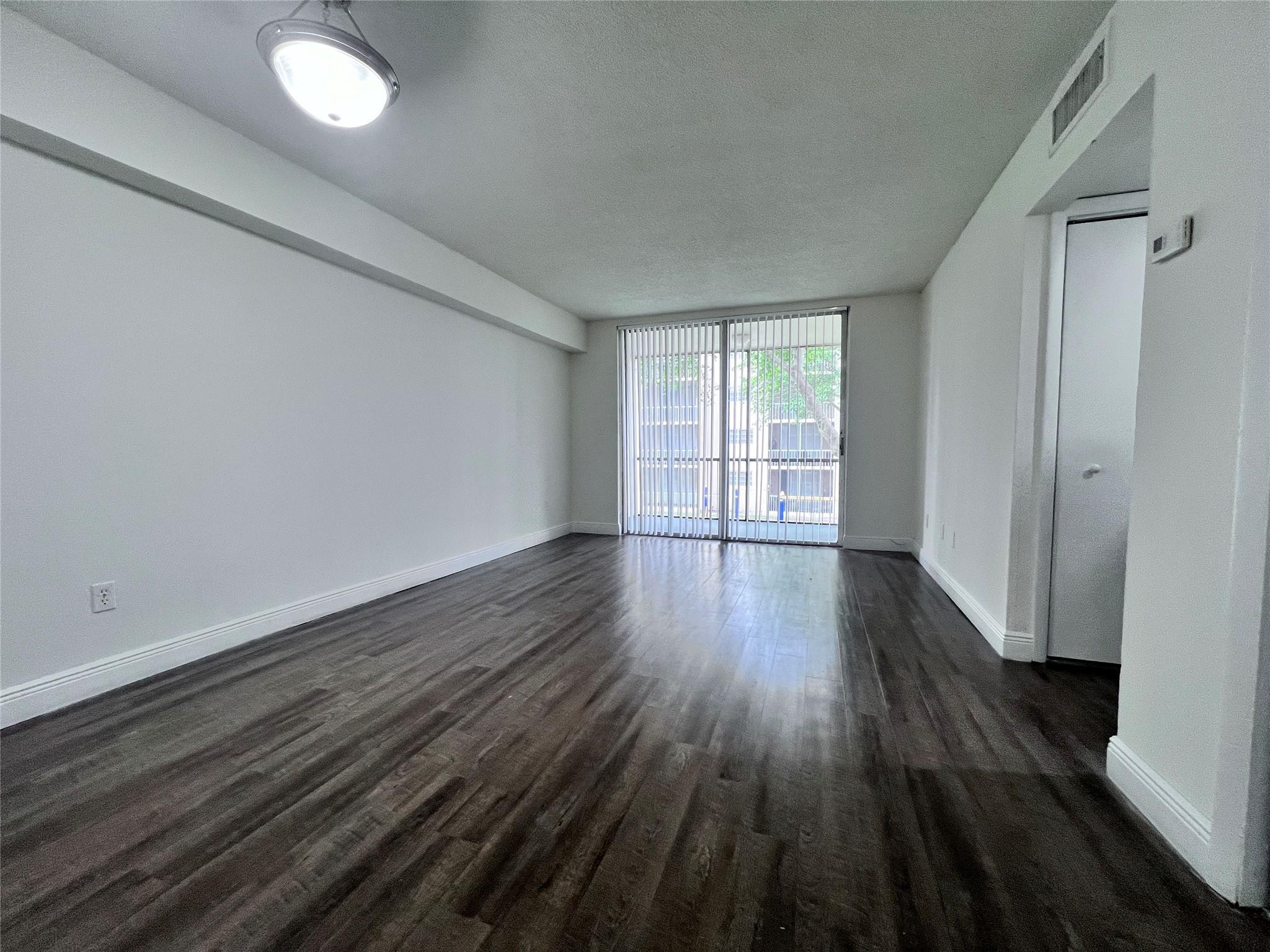 1196 Nw 40th Avenue 88-311 Property Photo 3