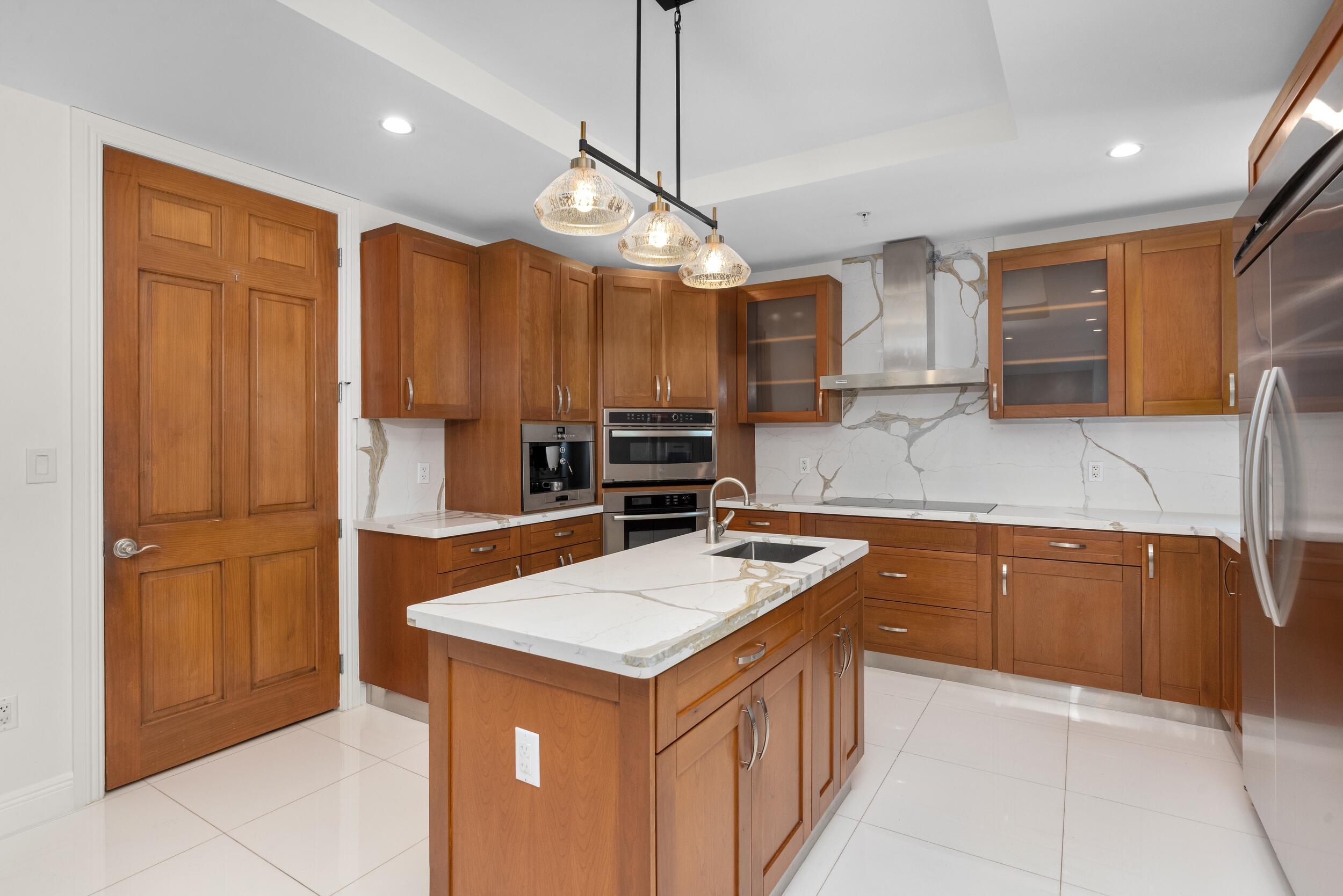 516 Hendricks Isle 4a Property Photo 15