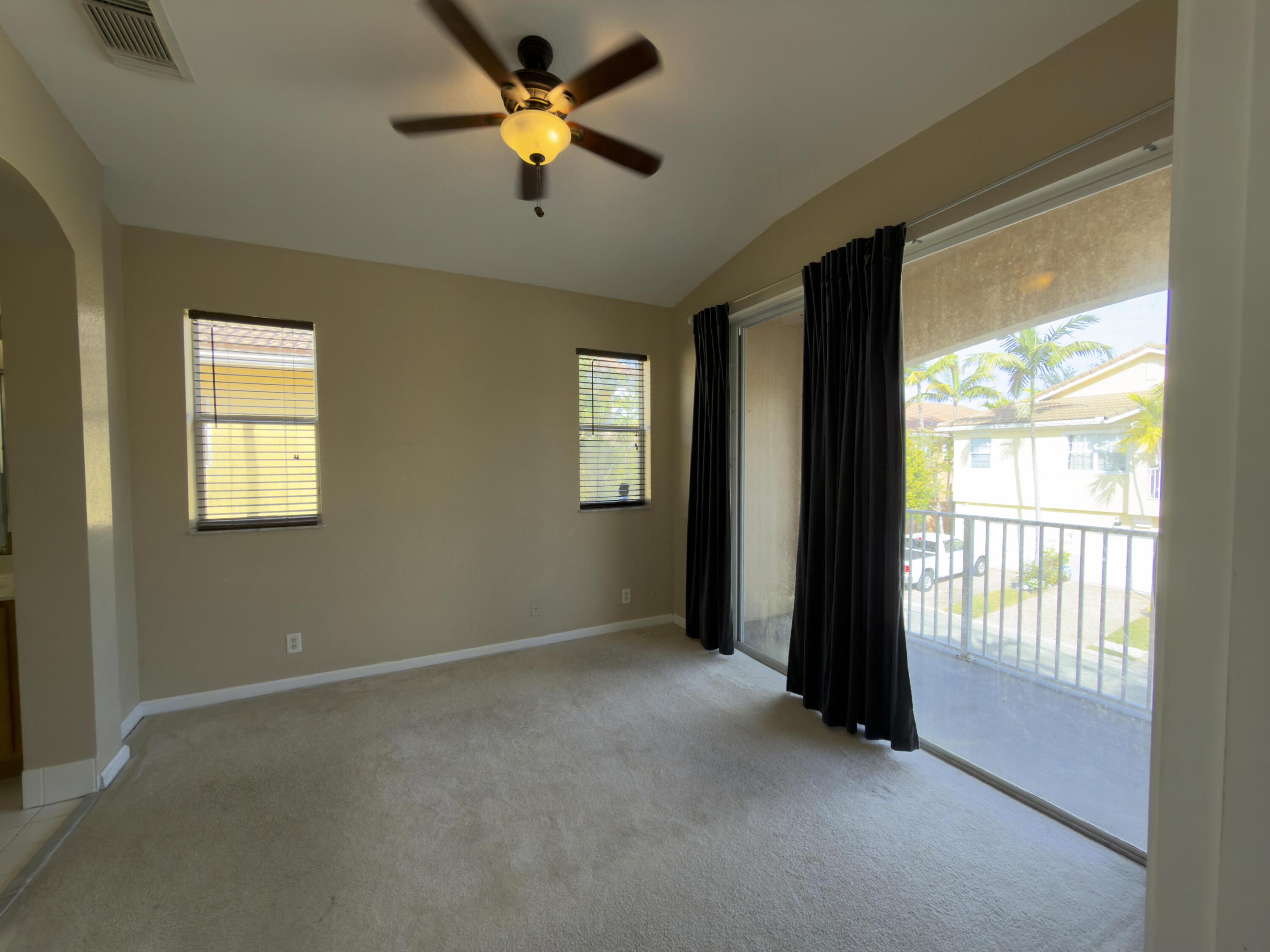 1712 Carvelle Drive Property Photo 4