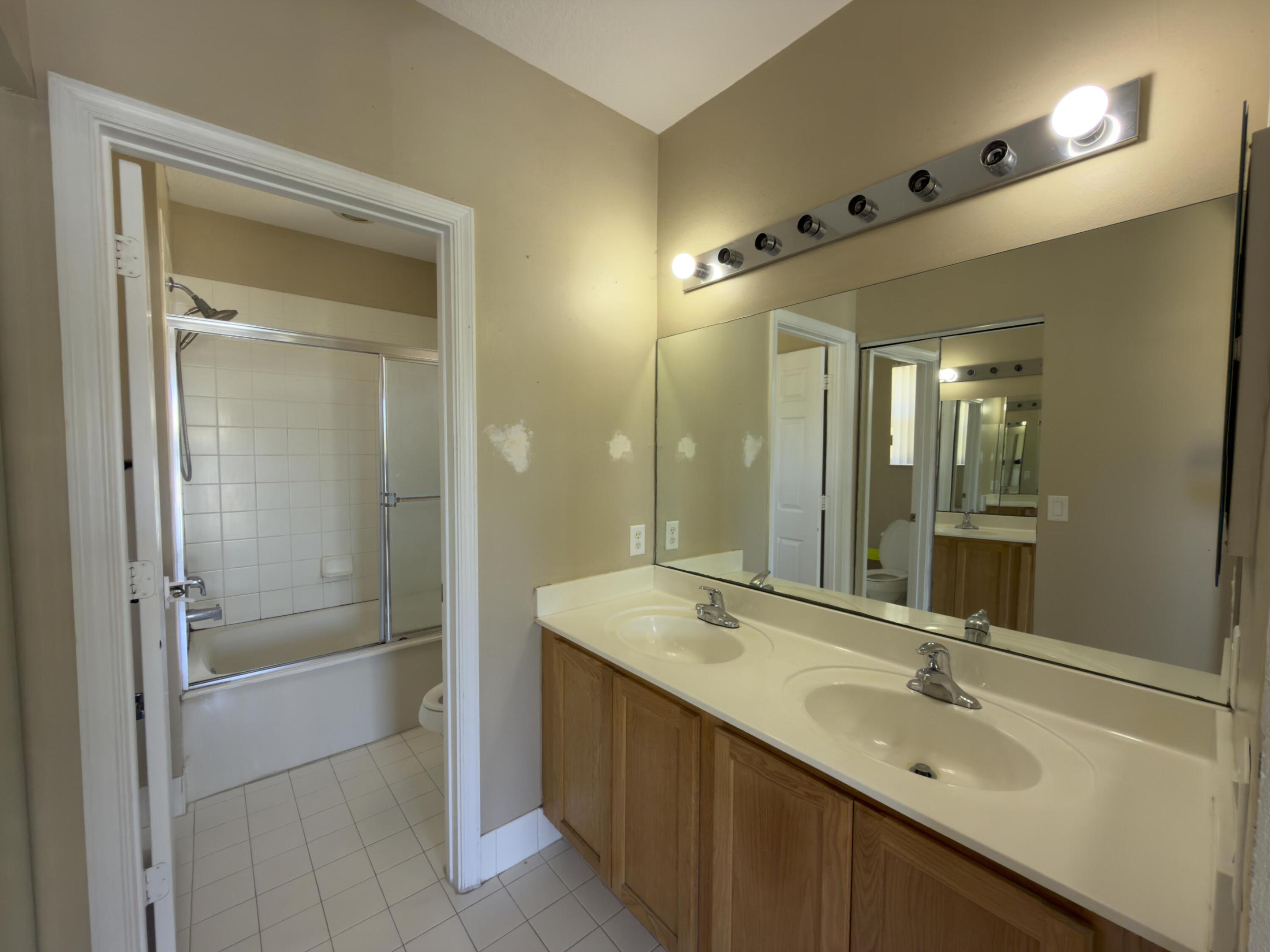 1712 Carvelle Drive Property Photo 5