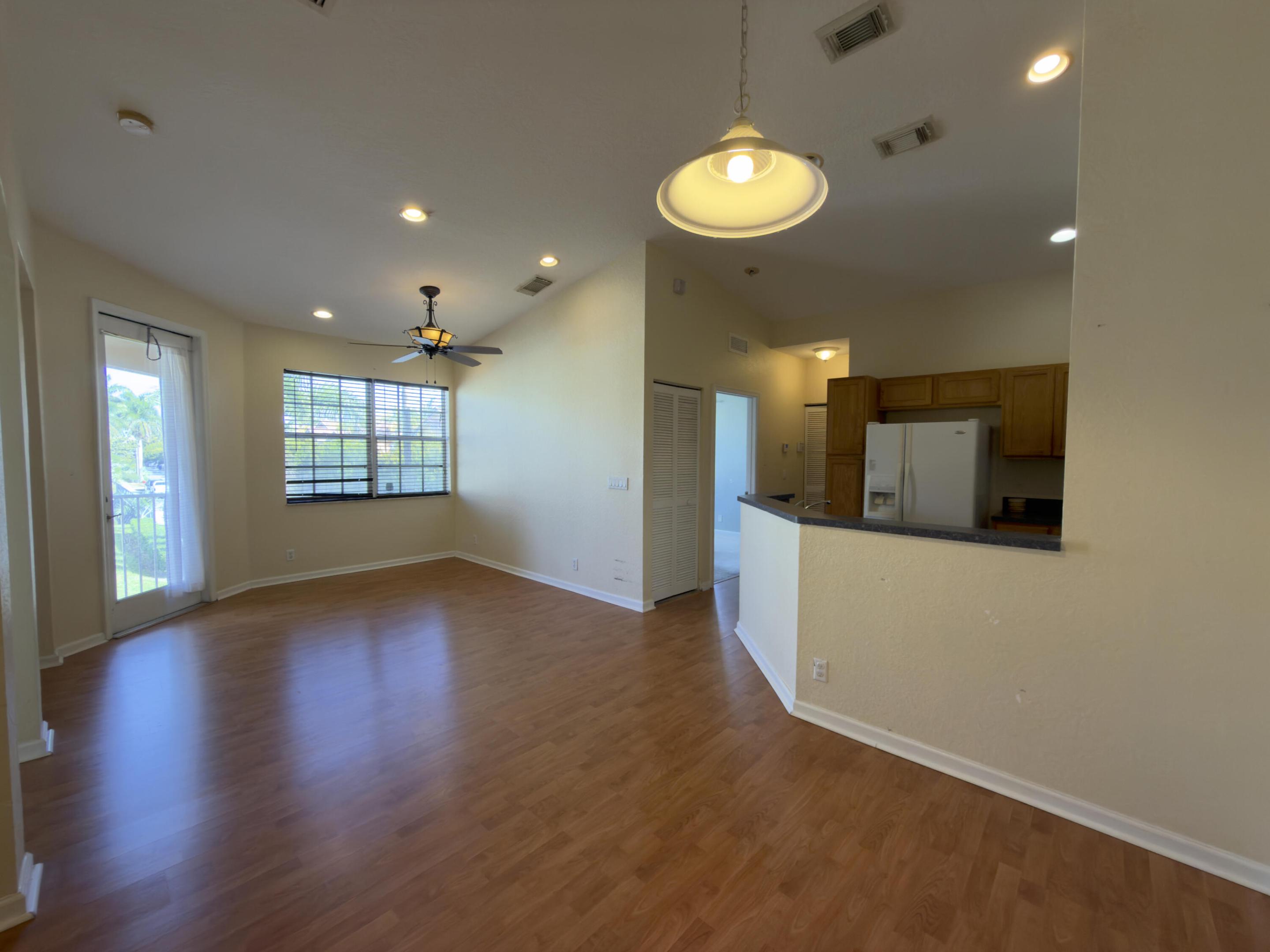 1712 Carvelle Drive Property Photo 6