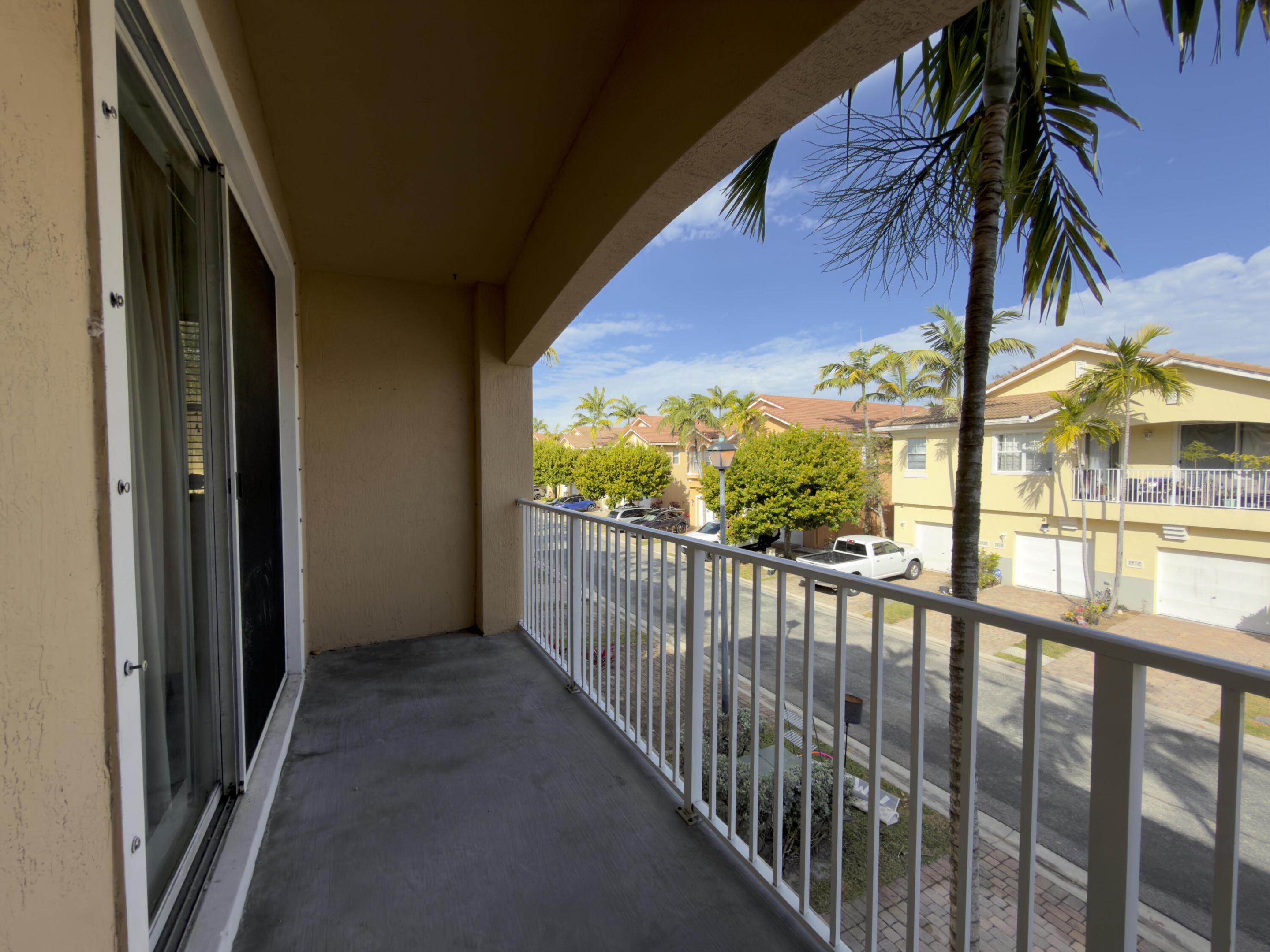 1712 Carvelle Drive Property Photo 9