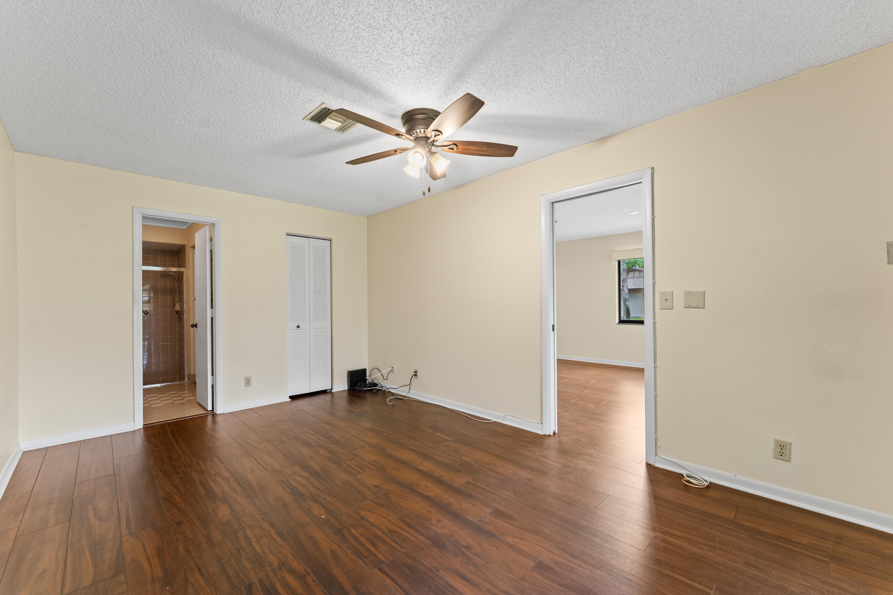 1634 Palmland Drive Property Photo 8