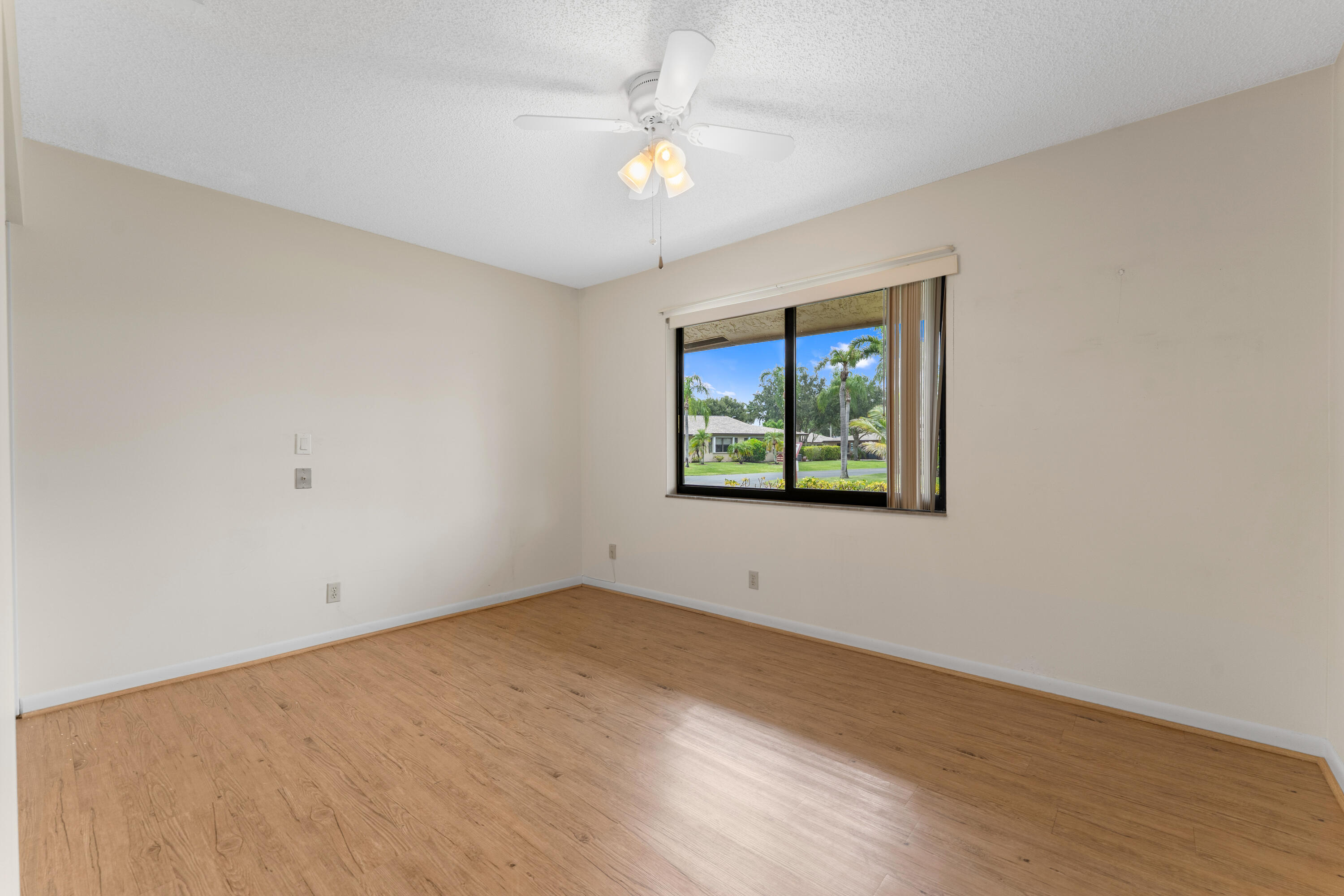 1634 Palmland Drive Property Photo 11
