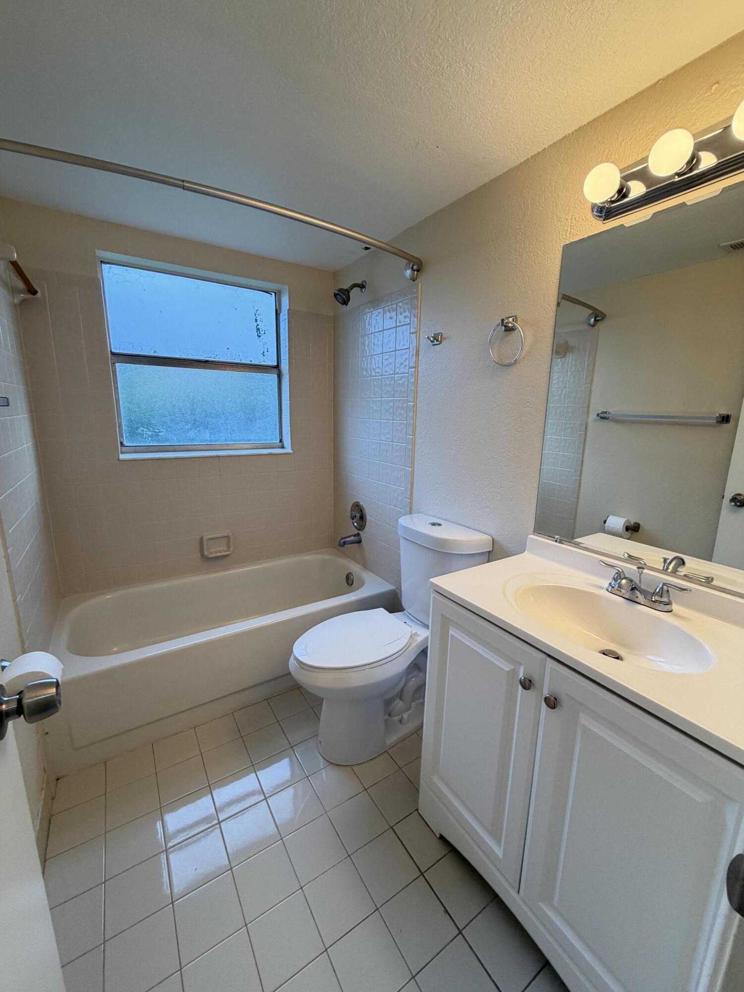 9980 Twin Lakes Drive 35-c Property Photo 13