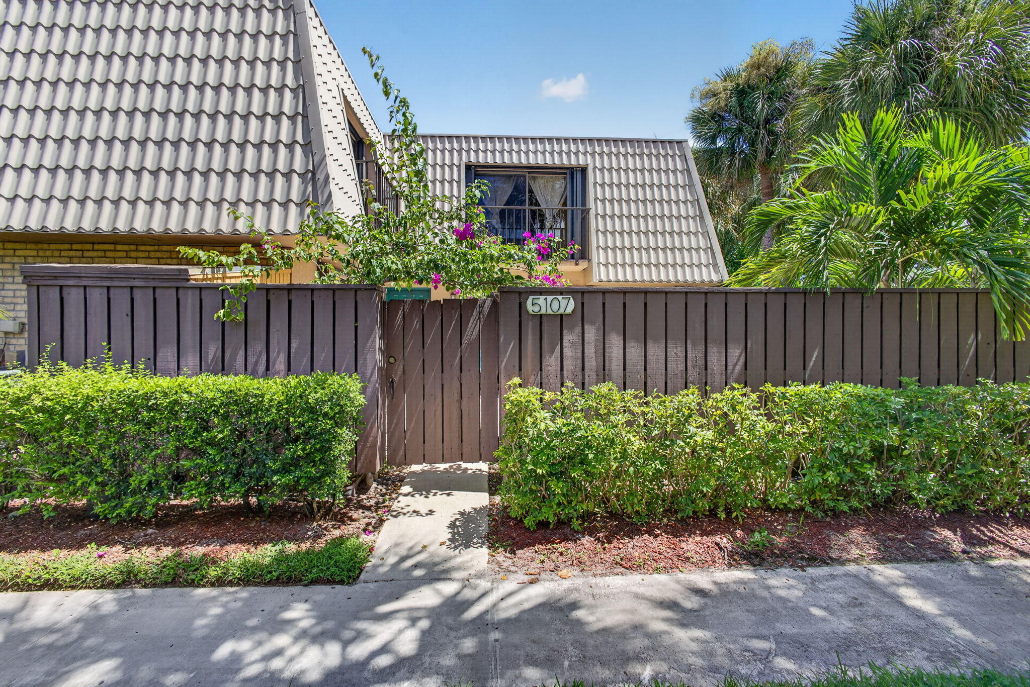 5107 51ST Way Property Photo 1