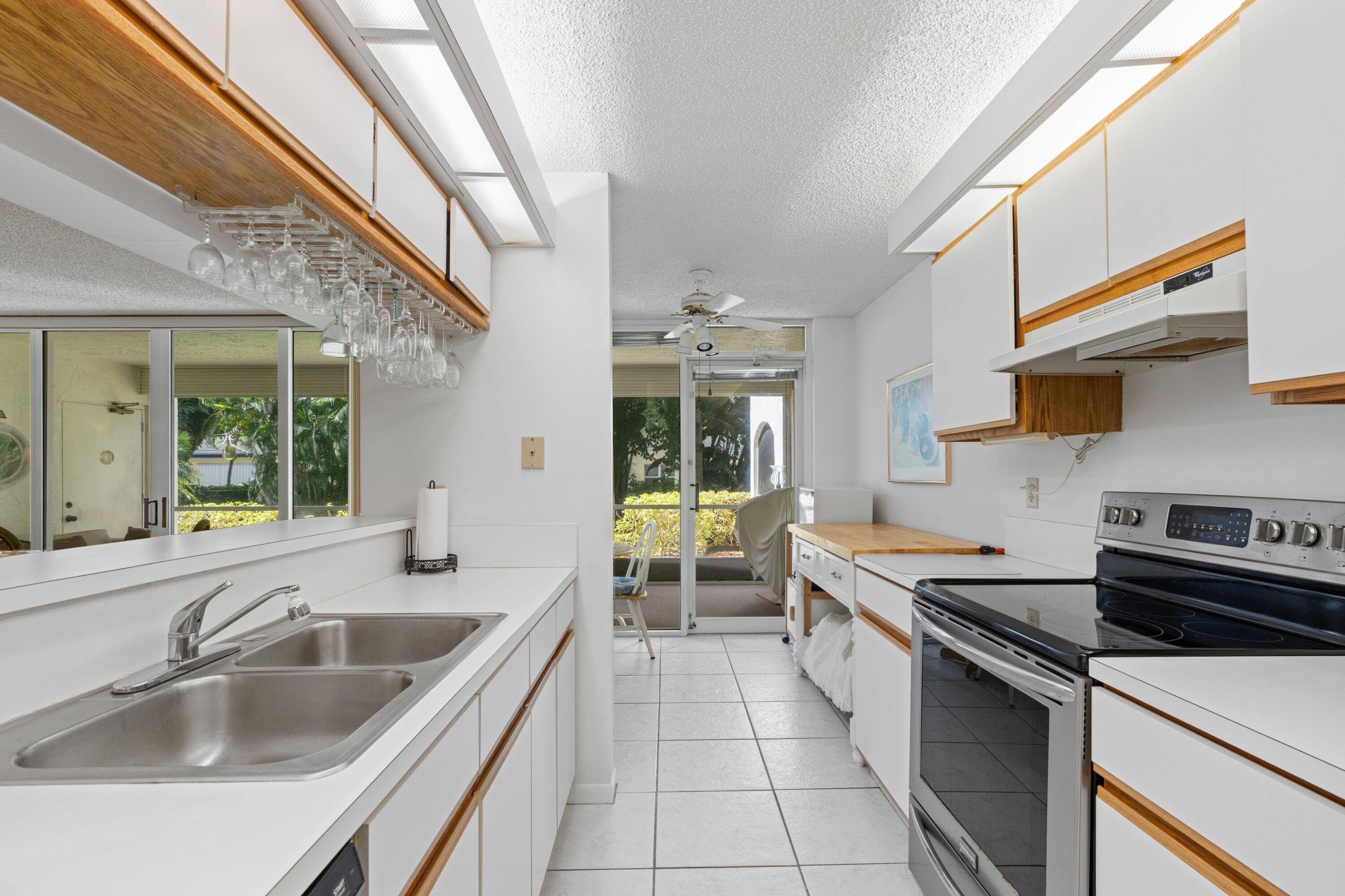 106 Half Moon Circle B1 Property Photo 13