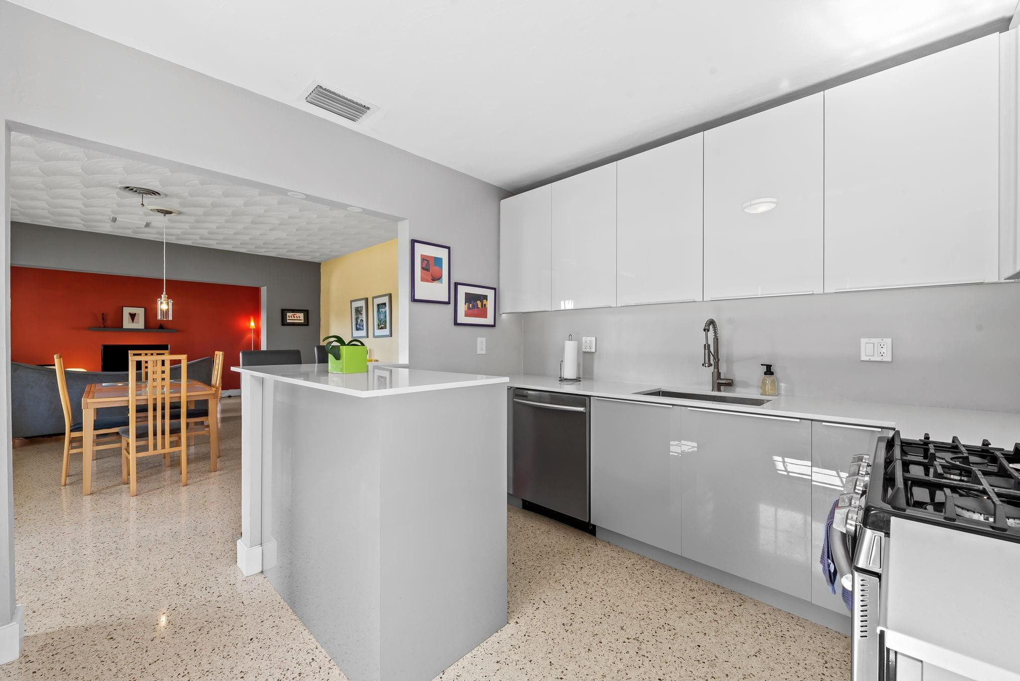 1175 Grant Street Property Photo 7