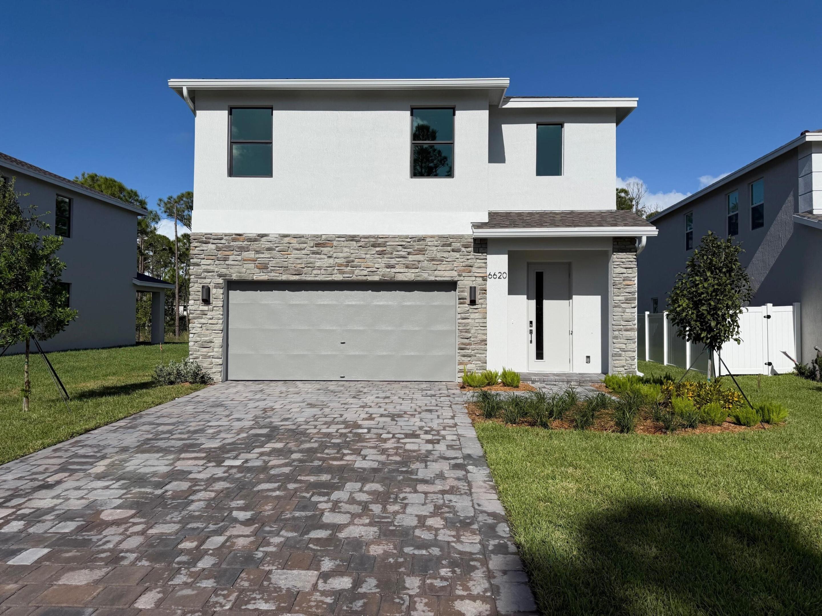 6620 Se Park Trace Drive Property Photo 1