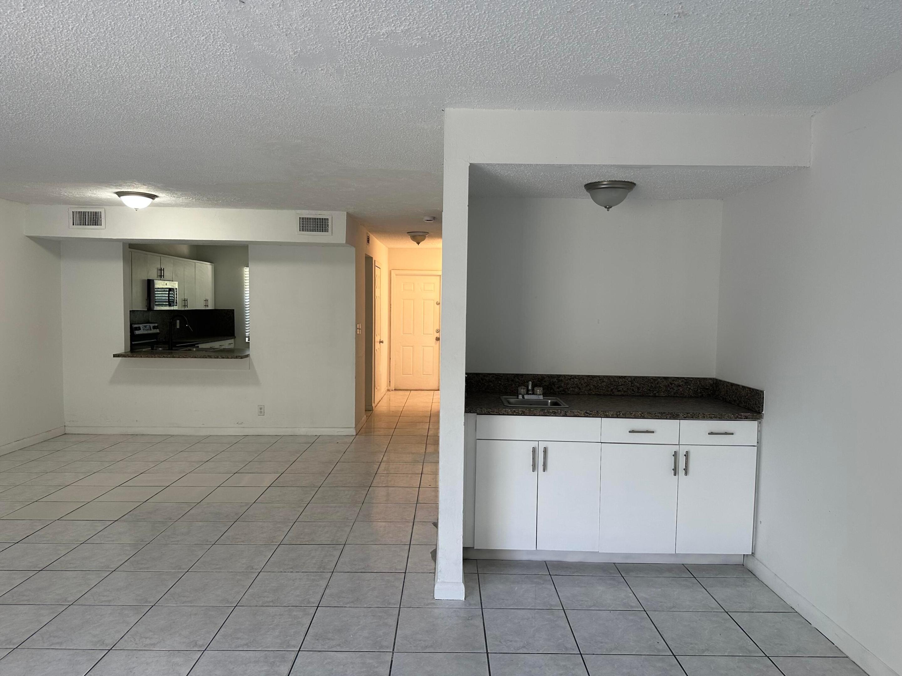 931 Sw 20th Court Property Photo 7