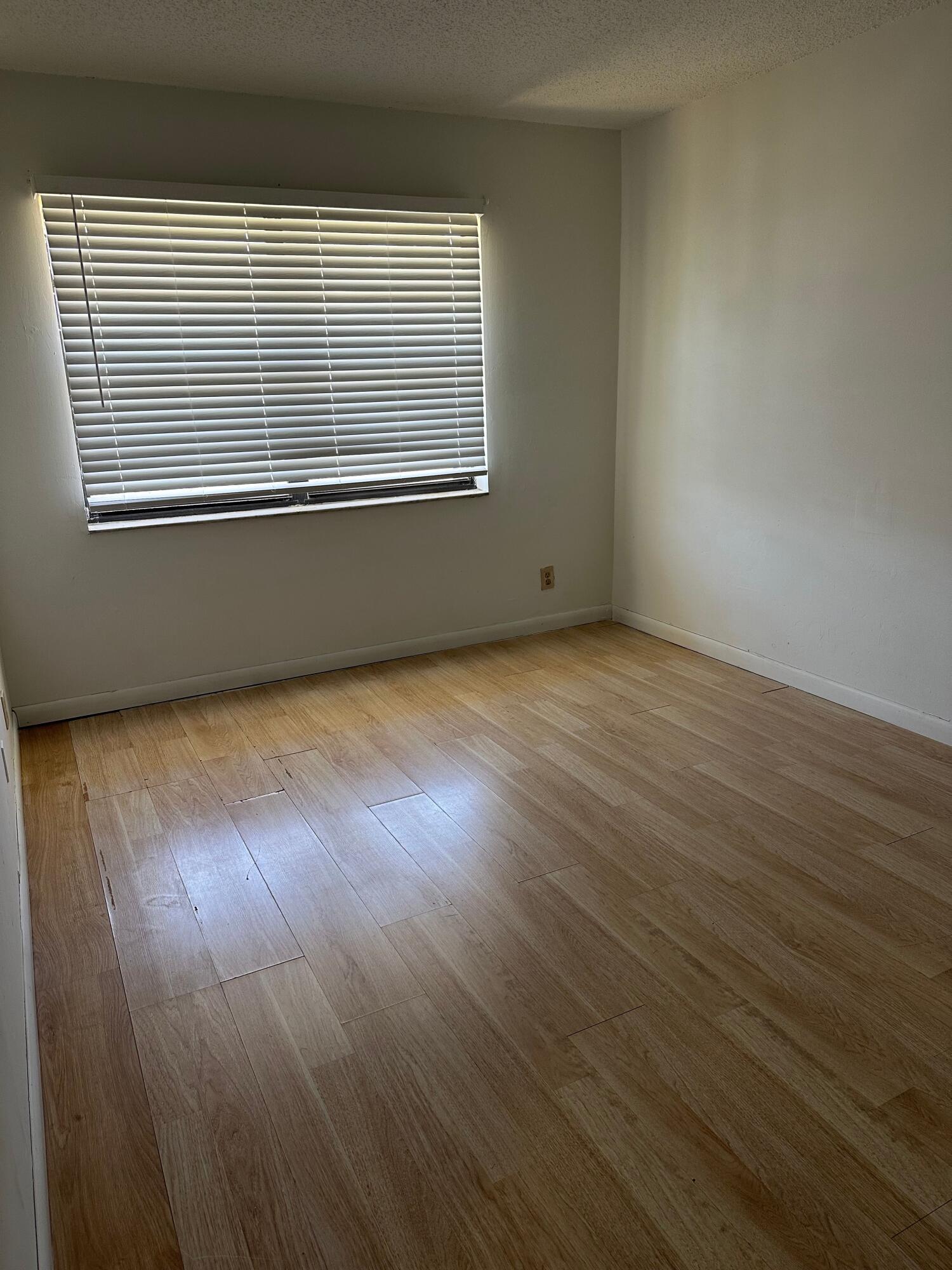 931 Sw 20th Court Property Photo 17