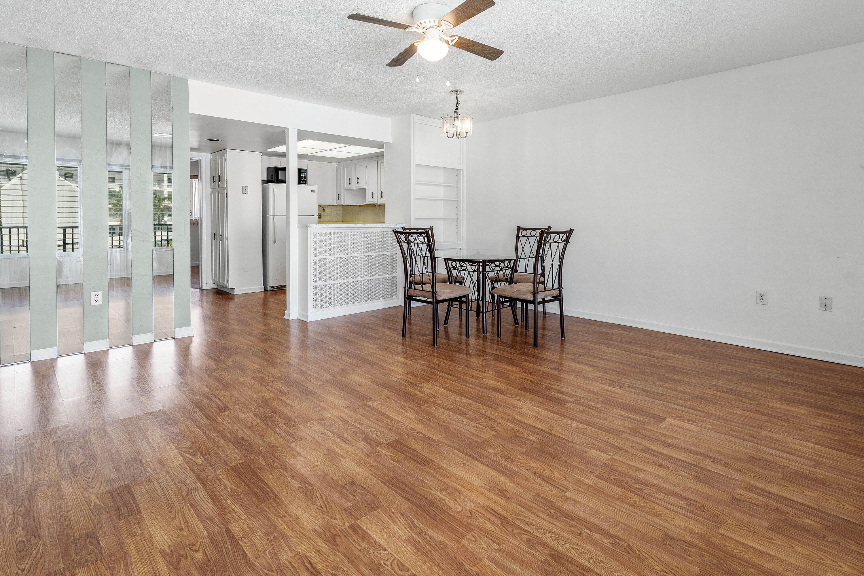 1110 N Riverside Drive 23 Property Photo 6