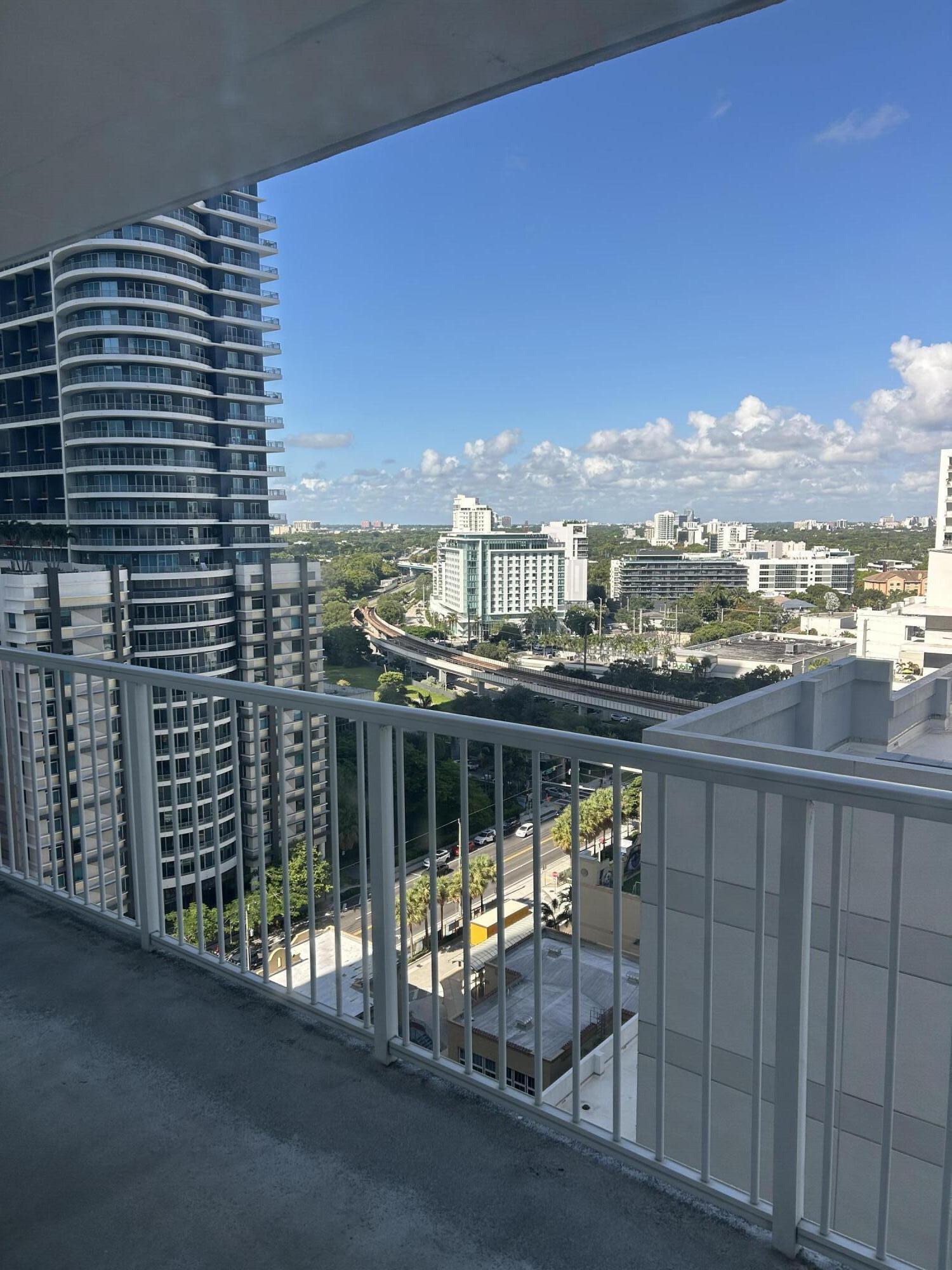 1250 S MIAMI Avenue 1613 Property Photo 1