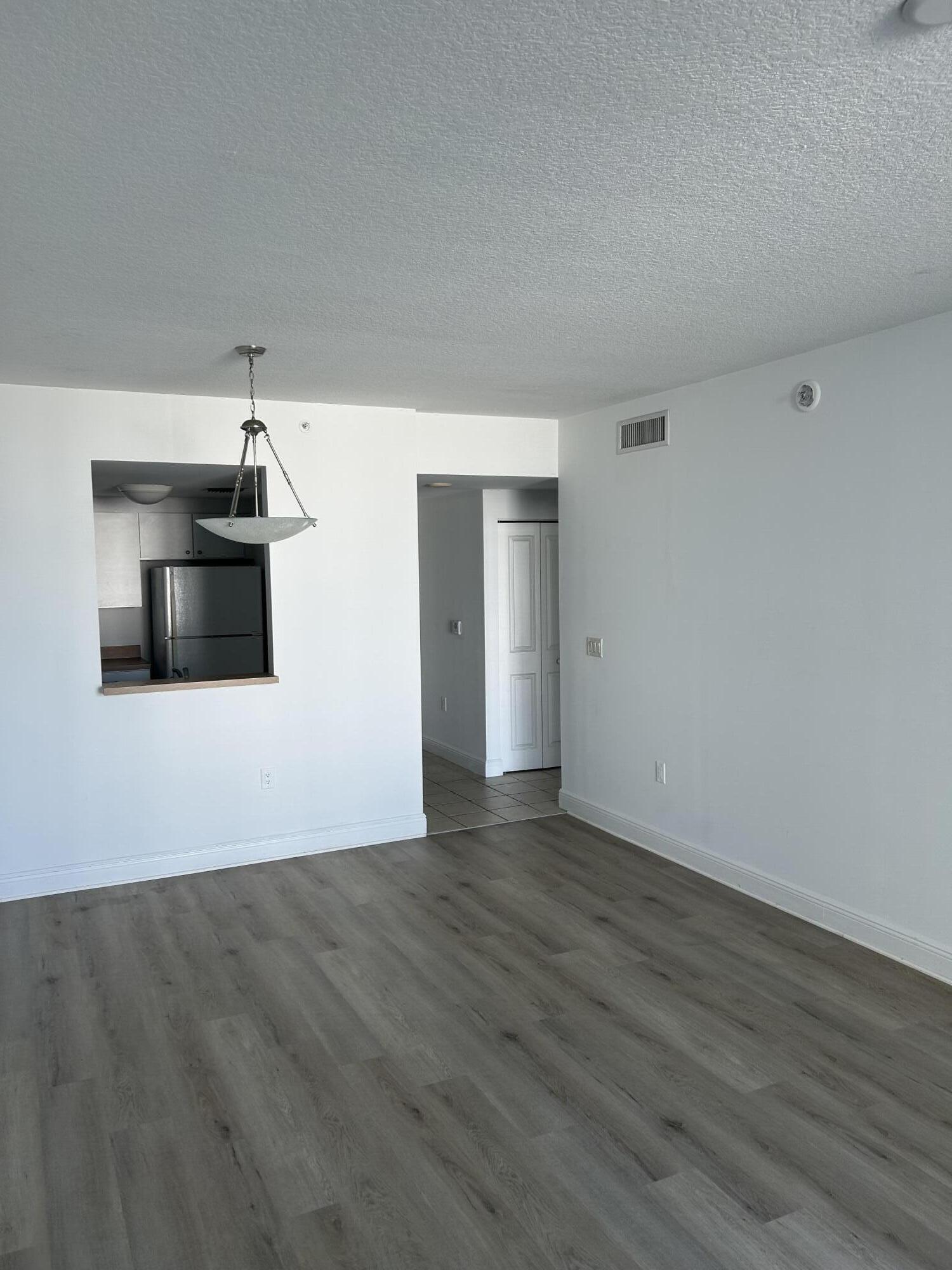 1250 S Miami Avenue 1613 Property Photo 2