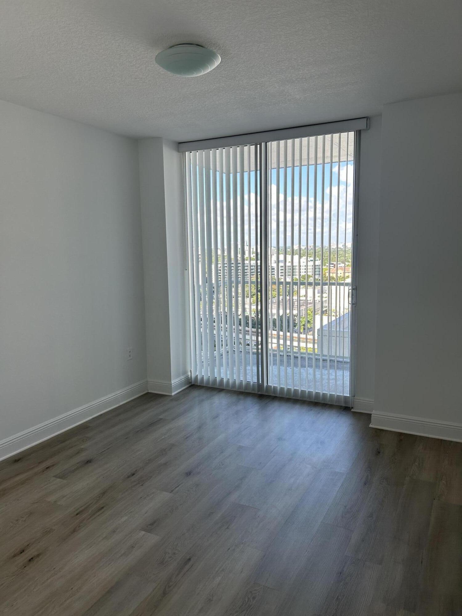 1250 S Miami Avenue 1613 Property Photo 3