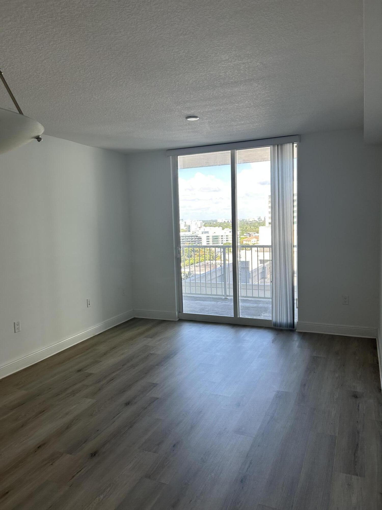 1250 S Miami Avenue 1613 Property Photo 5