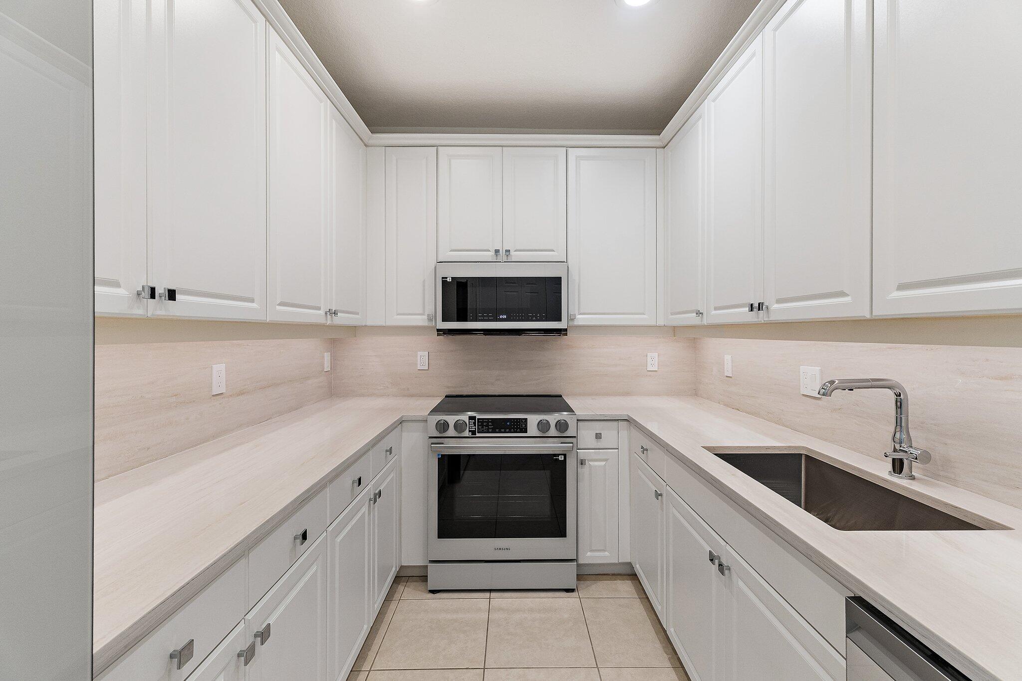 4273 E Main Street Property Photo 5