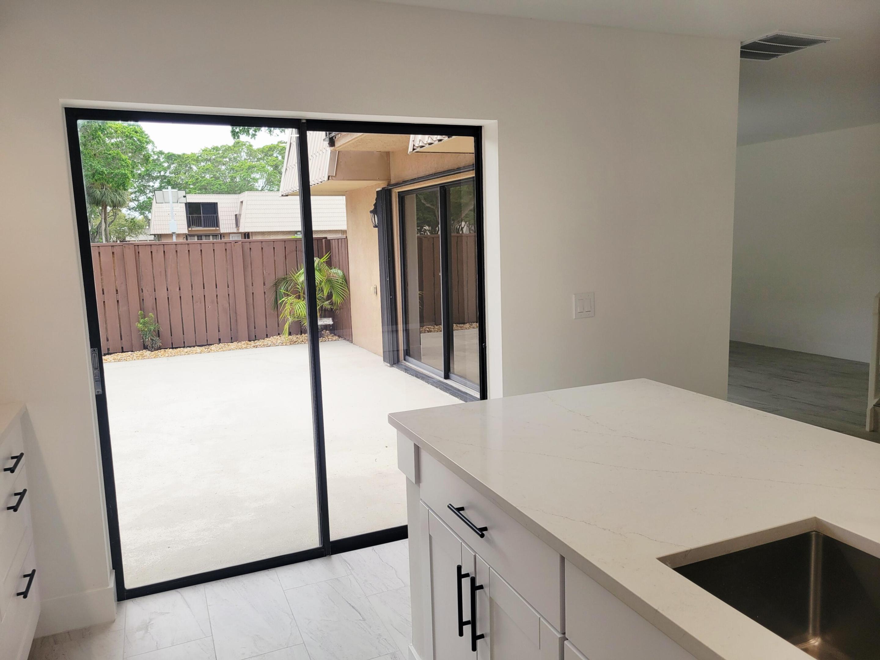 5428 54th Way Property Photo 3