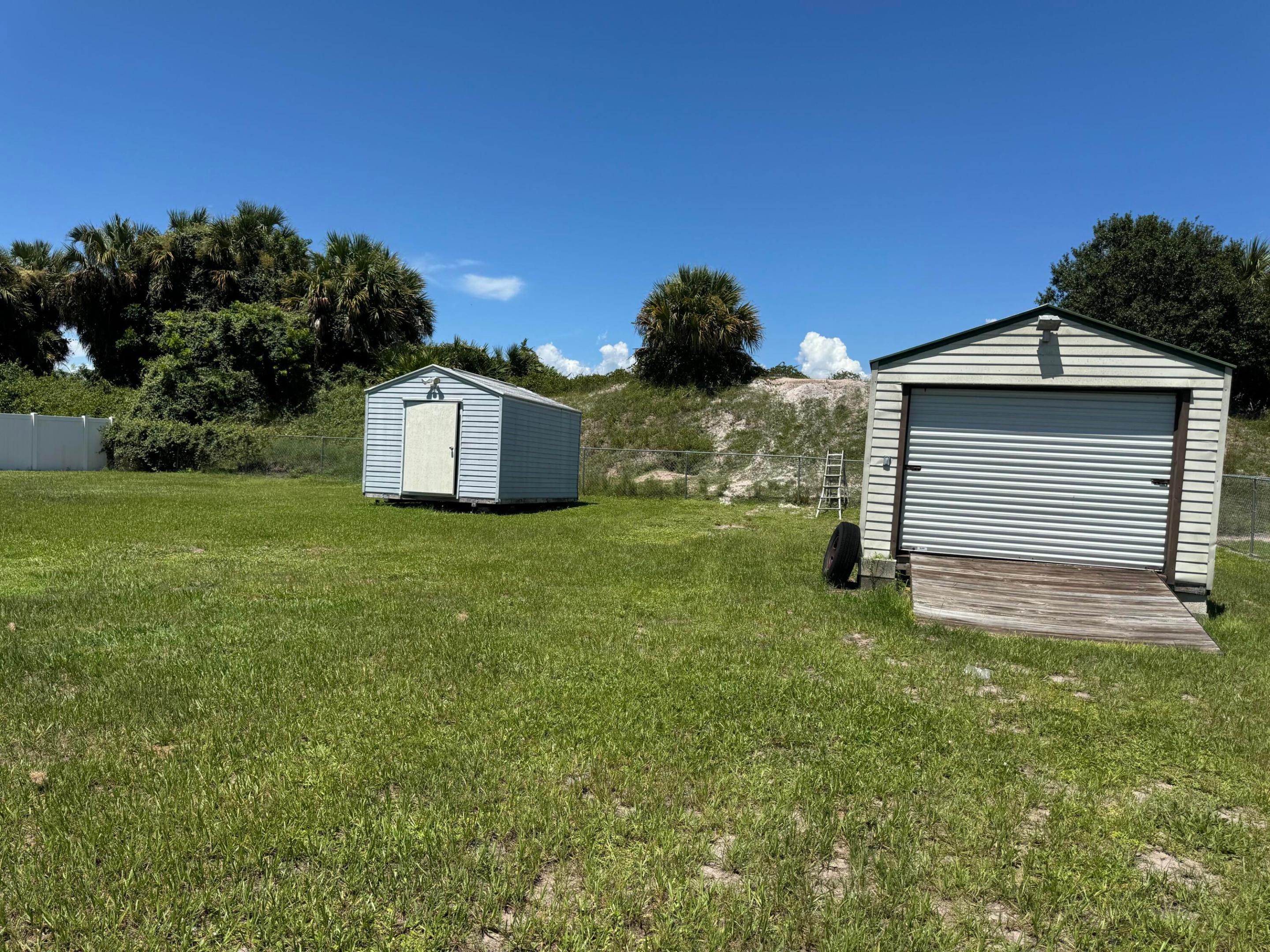 8115 Se 57th Drive Property Photo 4