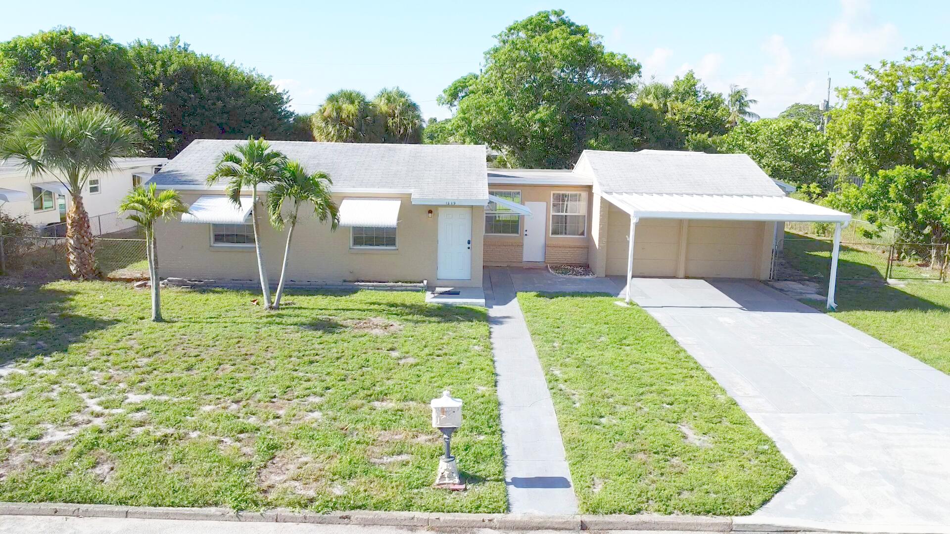 1229 15th Avenue N Property Photo 1