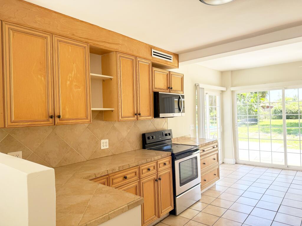 1229 15th Avenue N Property Photo 4